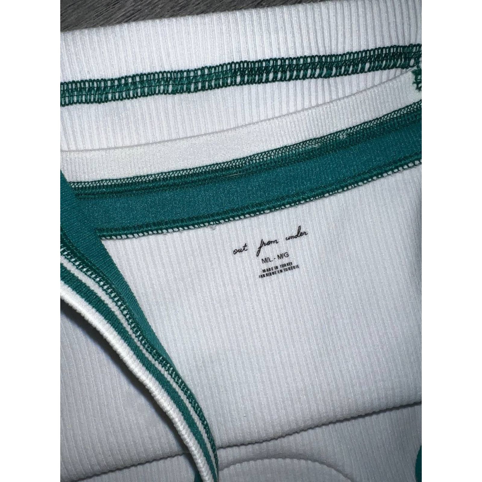 Urban Outfitters Out From Under White Tank Top Y2K with Gree Trim M/L A003155 Size M / US 6-8 / IT 42-44 - 5 Thumbnail