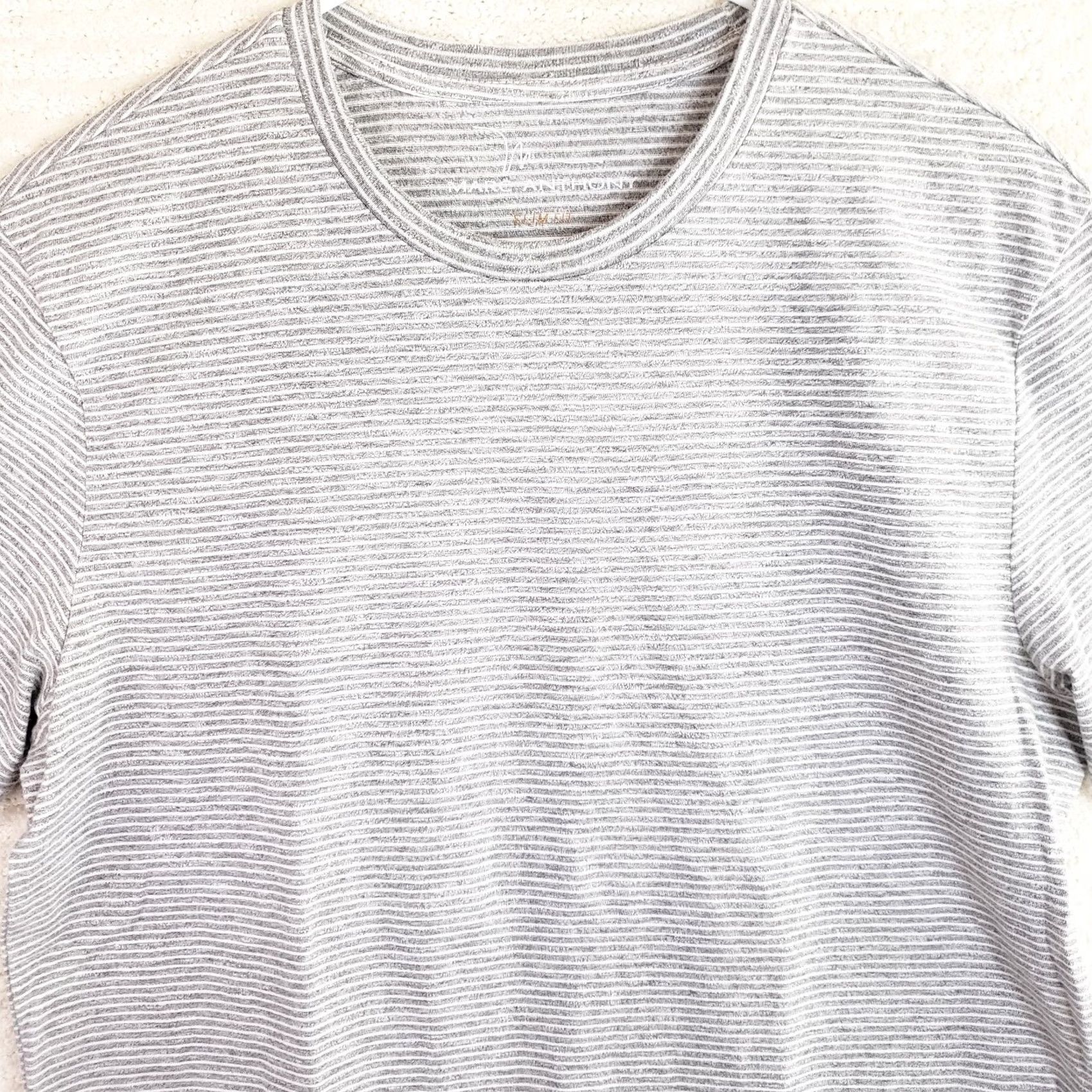 Marcs Marc Anthony Slim Fit Luxury Crew Neck Short Sleeve T-Shirt M Gray White Striped Mens Shirt Size US M / EU 48-50 / 2 - 2 Thumbnail