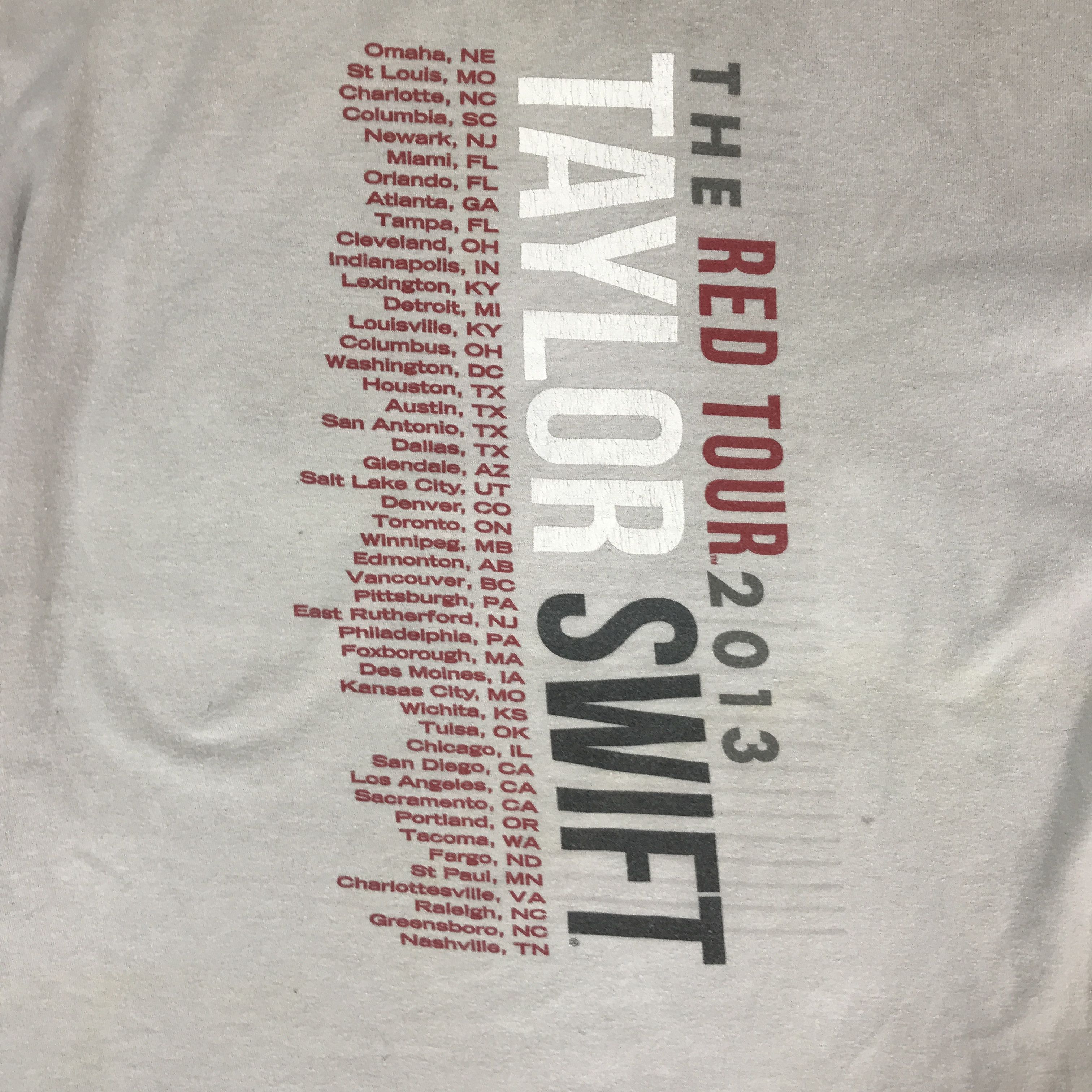 Band Tees Taylor swift red tour t-shirts Size US M / EU 48-50 / 2 - 5 Thumbnail