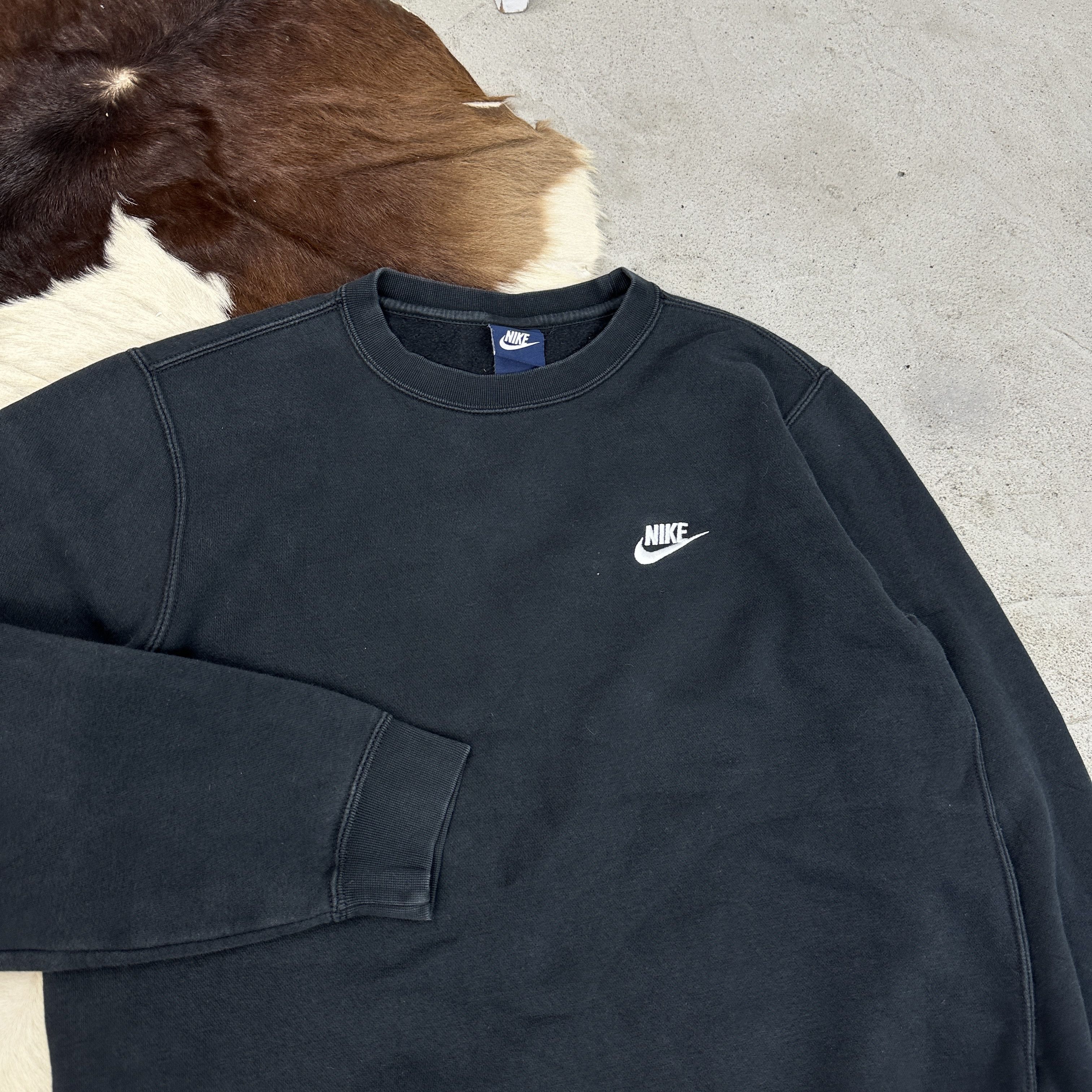 Nike × Vintage Vintage Streetwear Sporty Nike Classic Logo Sweatshirt 00s Size US S / EU 44-46 / 1 - 2 Thumbnail