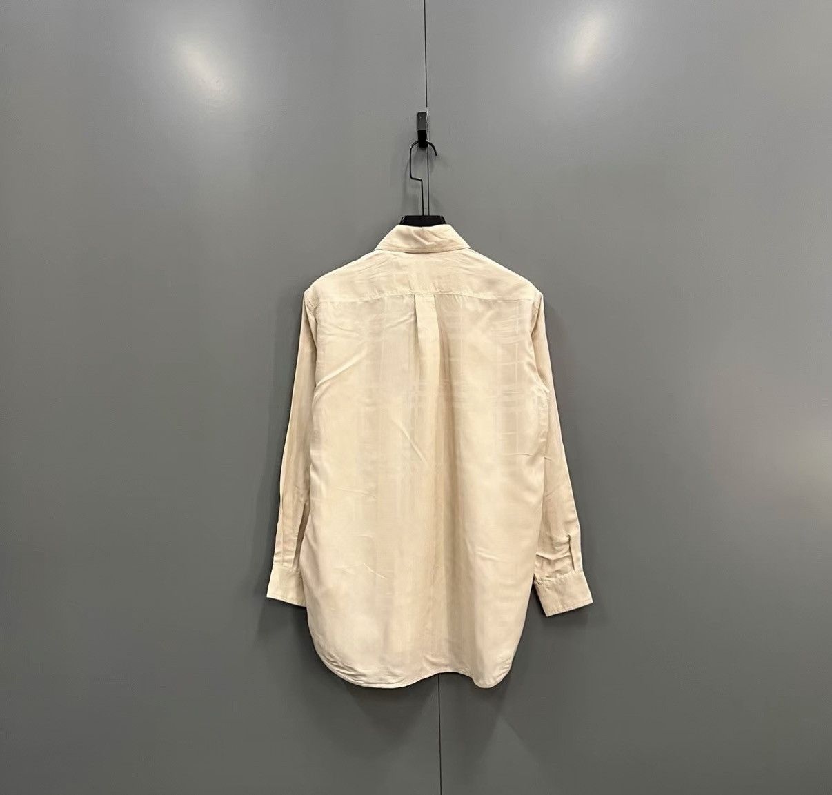 Burberry Burberry Beige Lapel Shirt J41 Size XS / US 0-2 / IT 36-38 - 2 Thumbnail