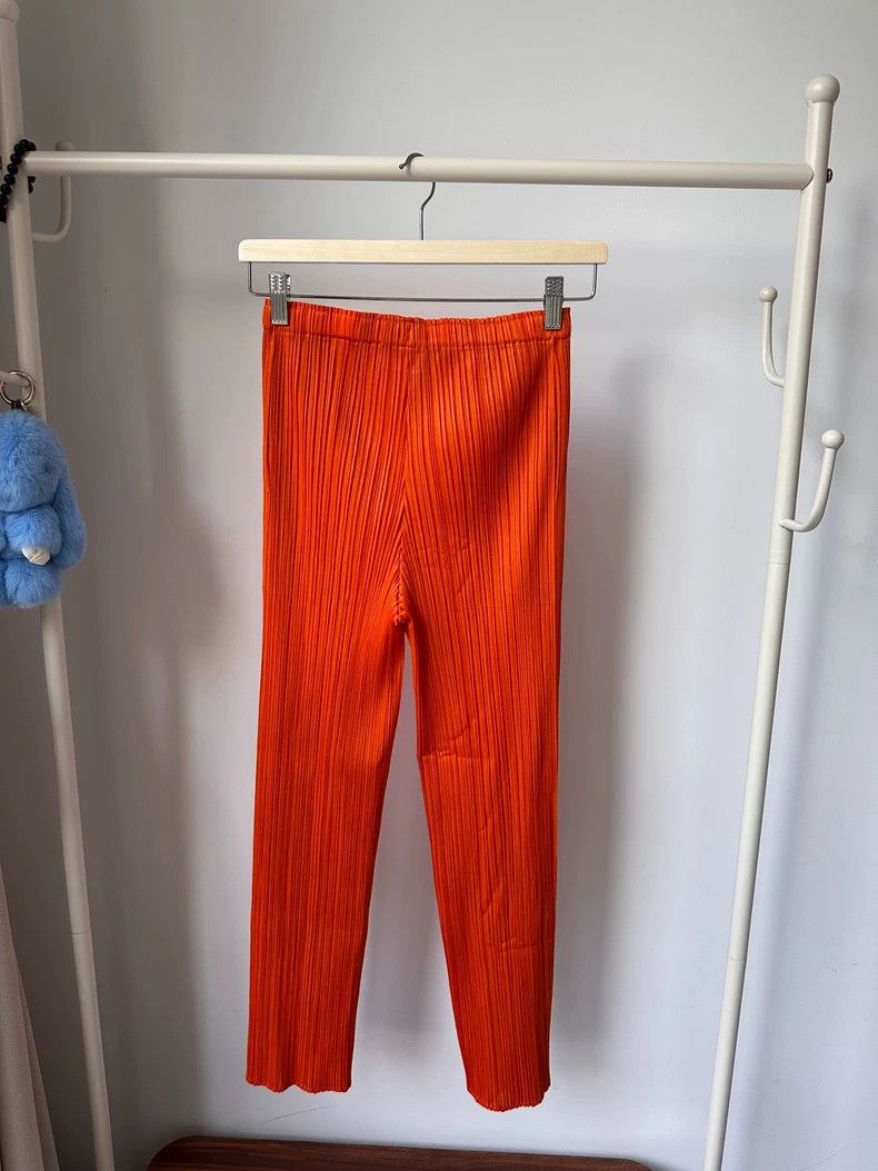 Issey Miyake Issey Miyake size:2 Red pleated trousers Size 31" - 4 Thumbnail