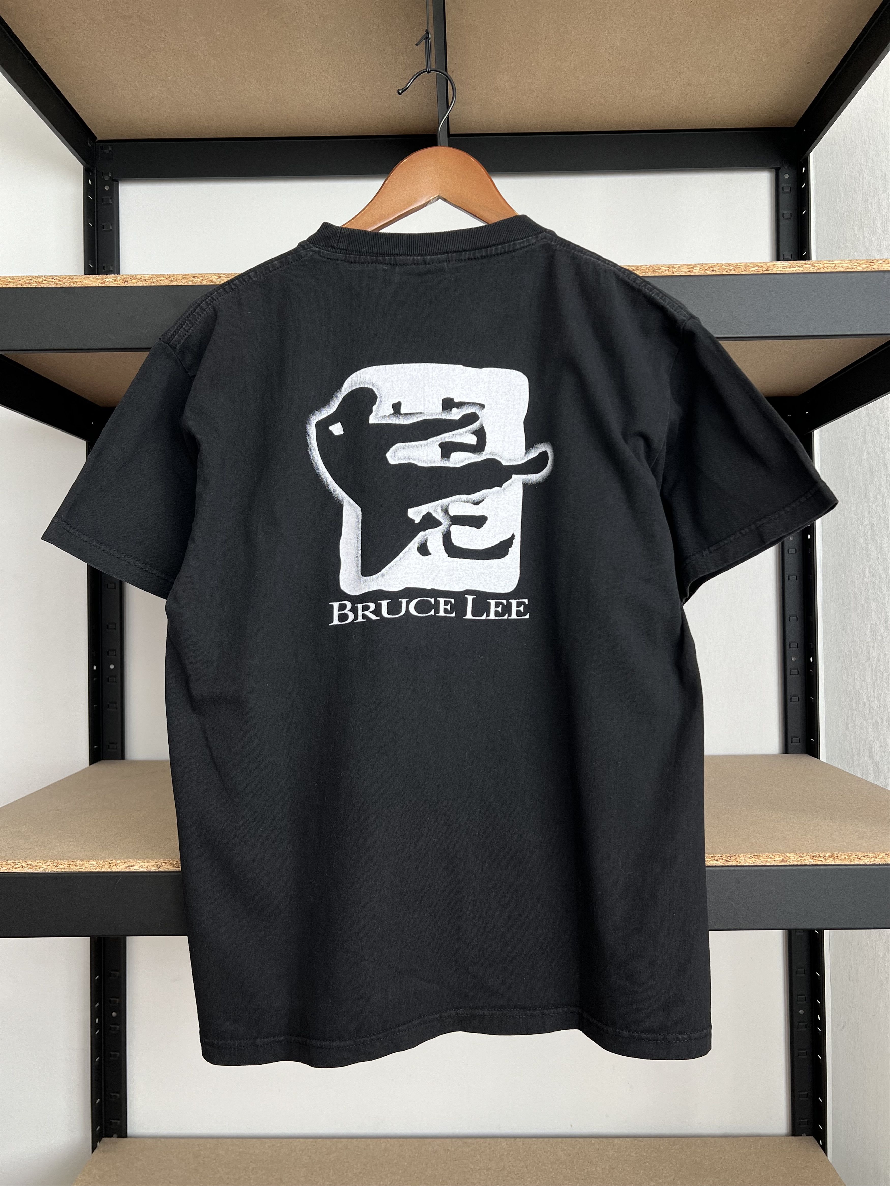 Vintage Vintage 90s Bruce Lee Dragon Movie Actor Black T-shirt Size US M / EU 48-50 / 2 - 4 Thumbnail