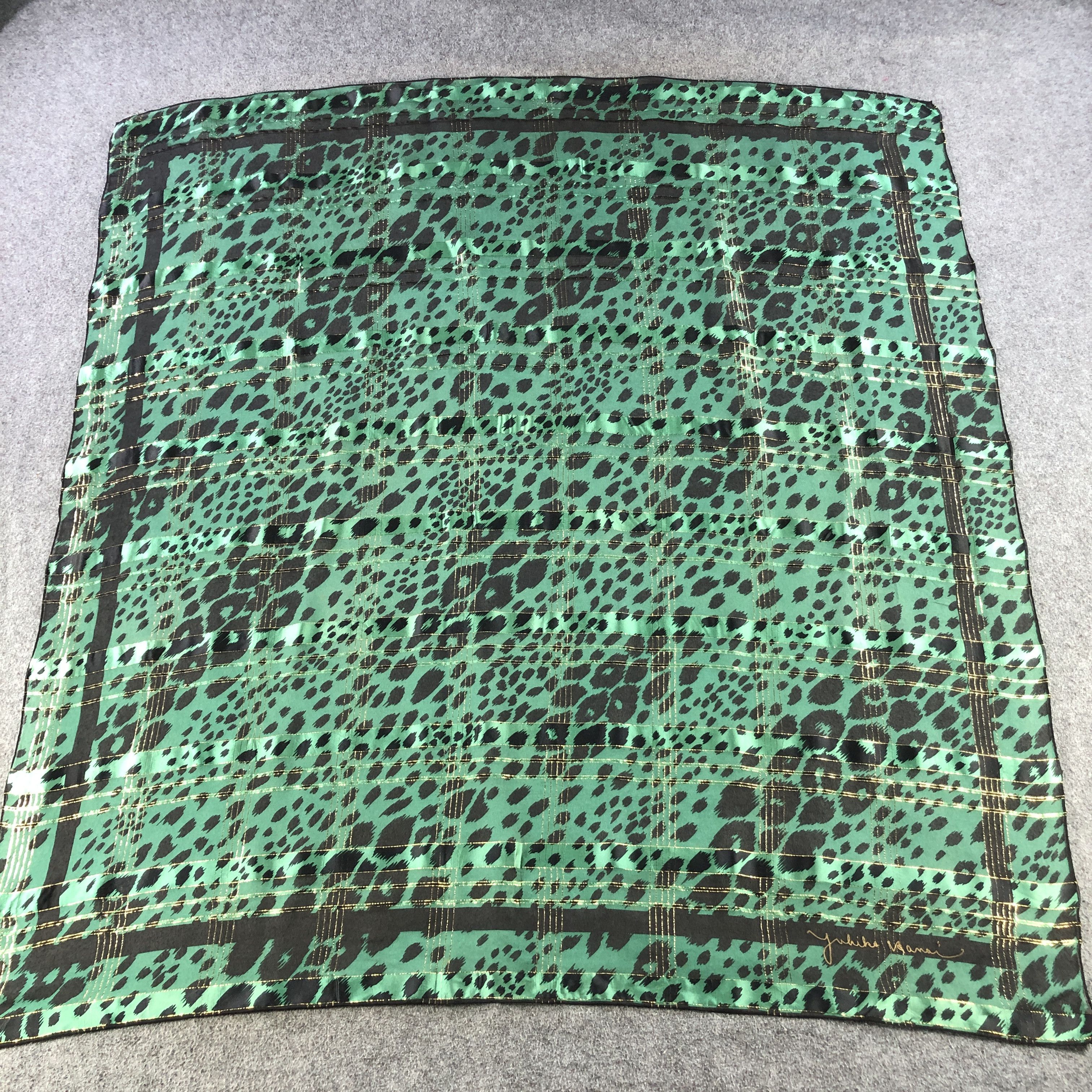 Japanese Brand Yukiko Hanai Luxury Hand Rolled Silk Scarf M1118 Size ONE SIZE - 2 Thumbnail