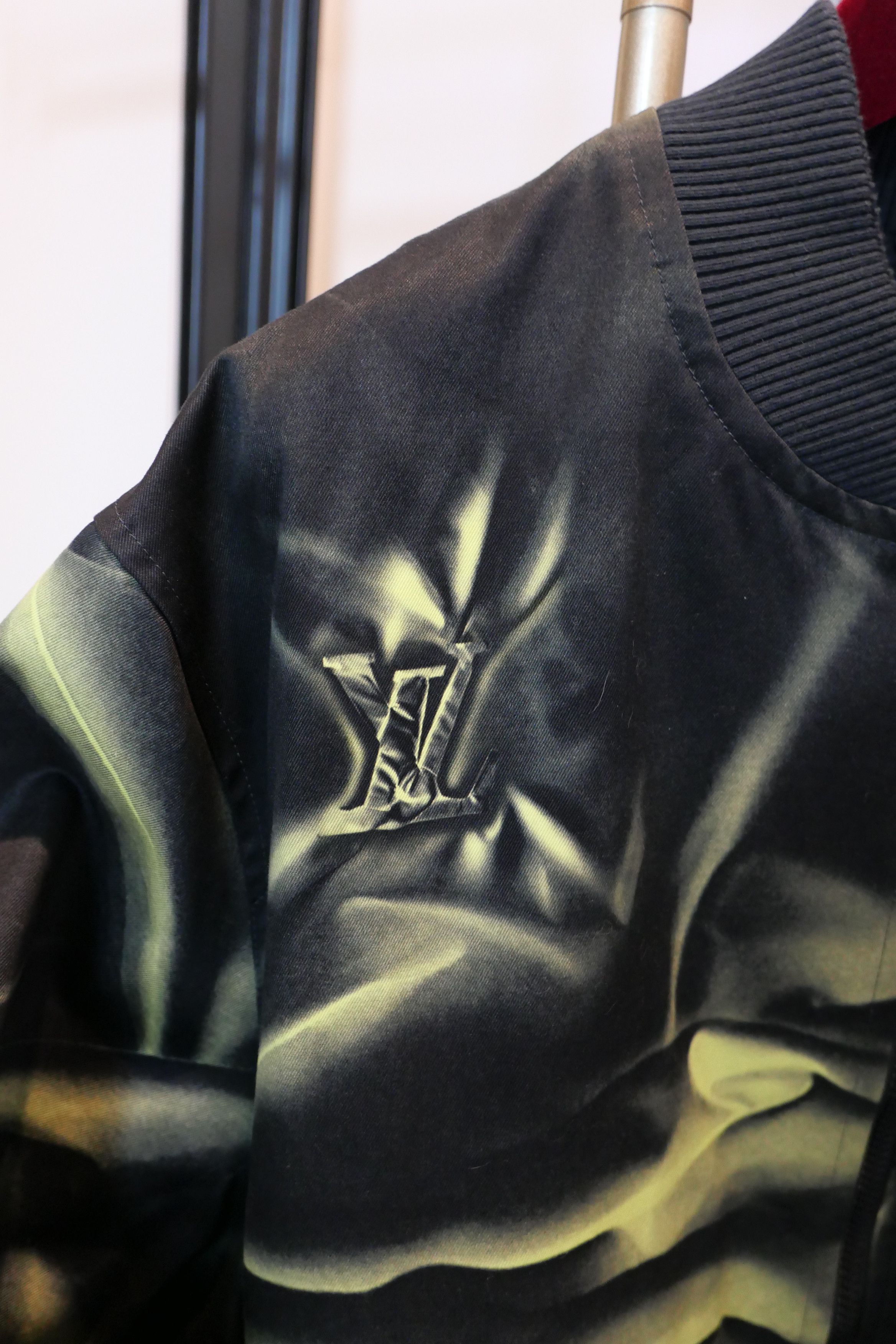 Louis Vuitton Louis Vuitton Graphic Bomber Jacket Size US XL / EU 56 / 4 - 4 Thumbnail