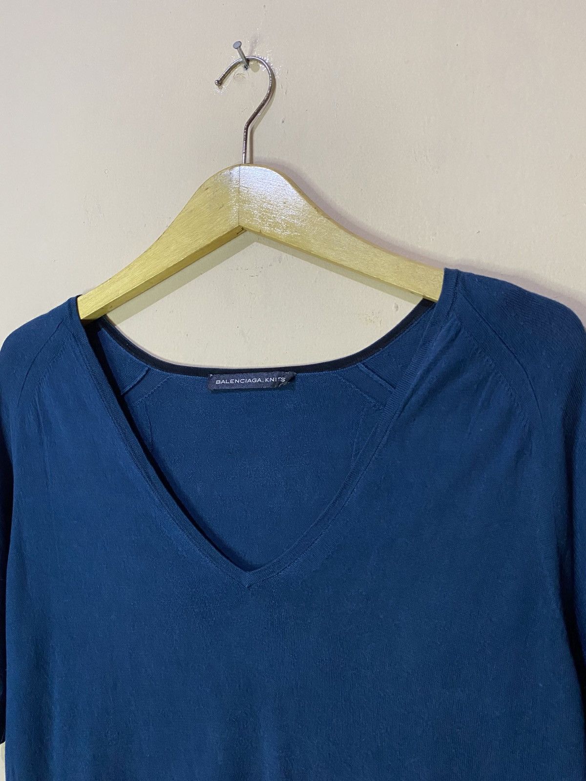 Balenciaga Balenciaga Knits V-neck Jumper Wool Size XS / US 0-2 / IT 36-38 - 3 Thumbnail
