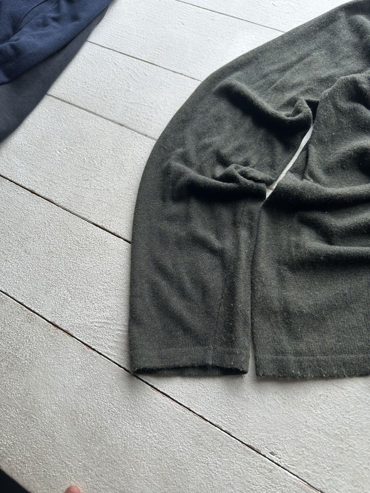 Armani 🚨ARMANI JEANS LONGSLEEVE SWEATER VNTG 90s Italy V NECK Size US XL / EU 56 / 4 - 7 Thumbnail