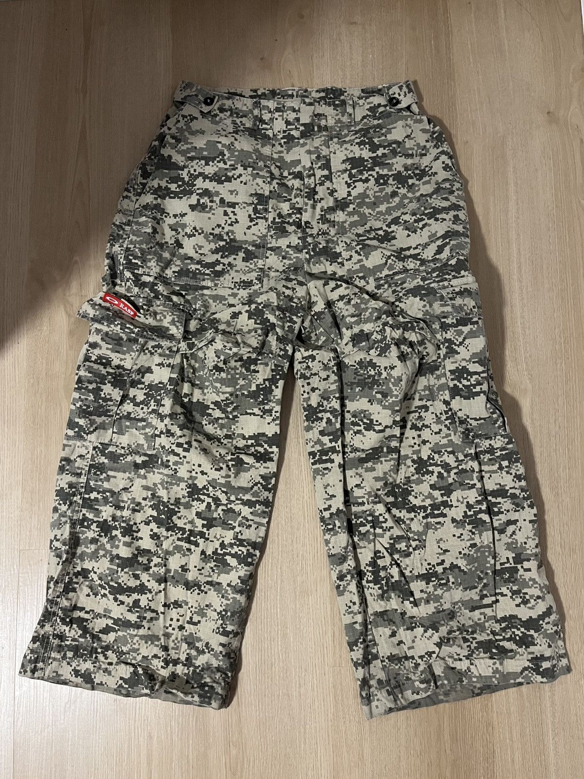 Gvgallery Digital Camo Cargos