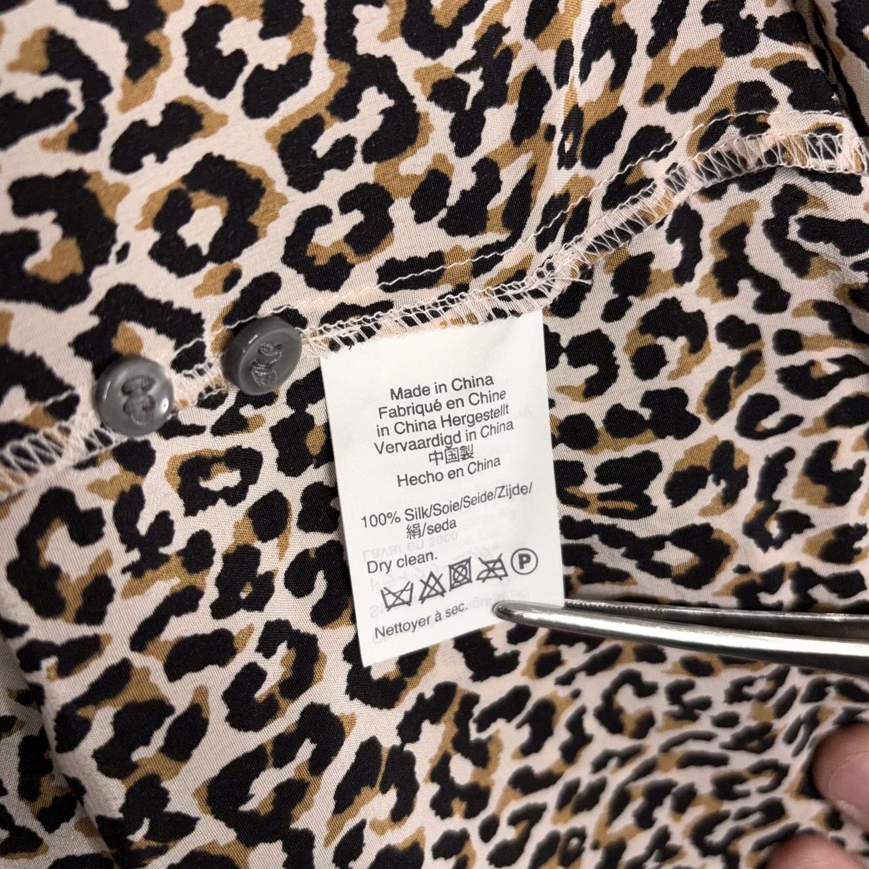 J.Crew J.CREW Shirt Womens 2 Brown Leopard Print Silk Button-Up Long Sleeve Collared Shirt Womens Regular Size 2 Leopard Womens Mens? Size XS / US 0-2 / IT 36-38 - 5 Thumbnail