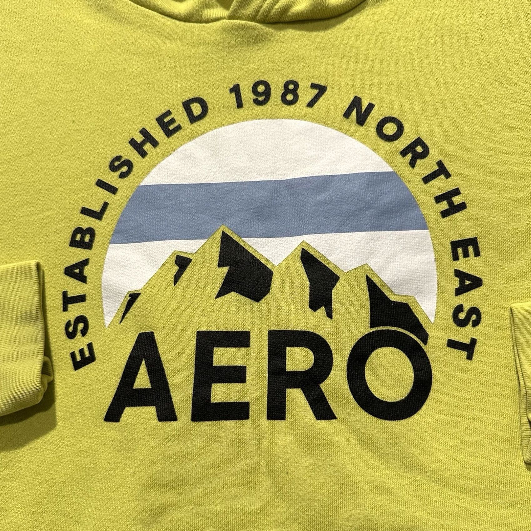 Aeropostale Aeropostale Hoodie Sweatshirt Mens Small Neon Yellow Mountain Peak Pullover GUC Size US S / EU 44-46 / 1 - 3 Thumbnail
