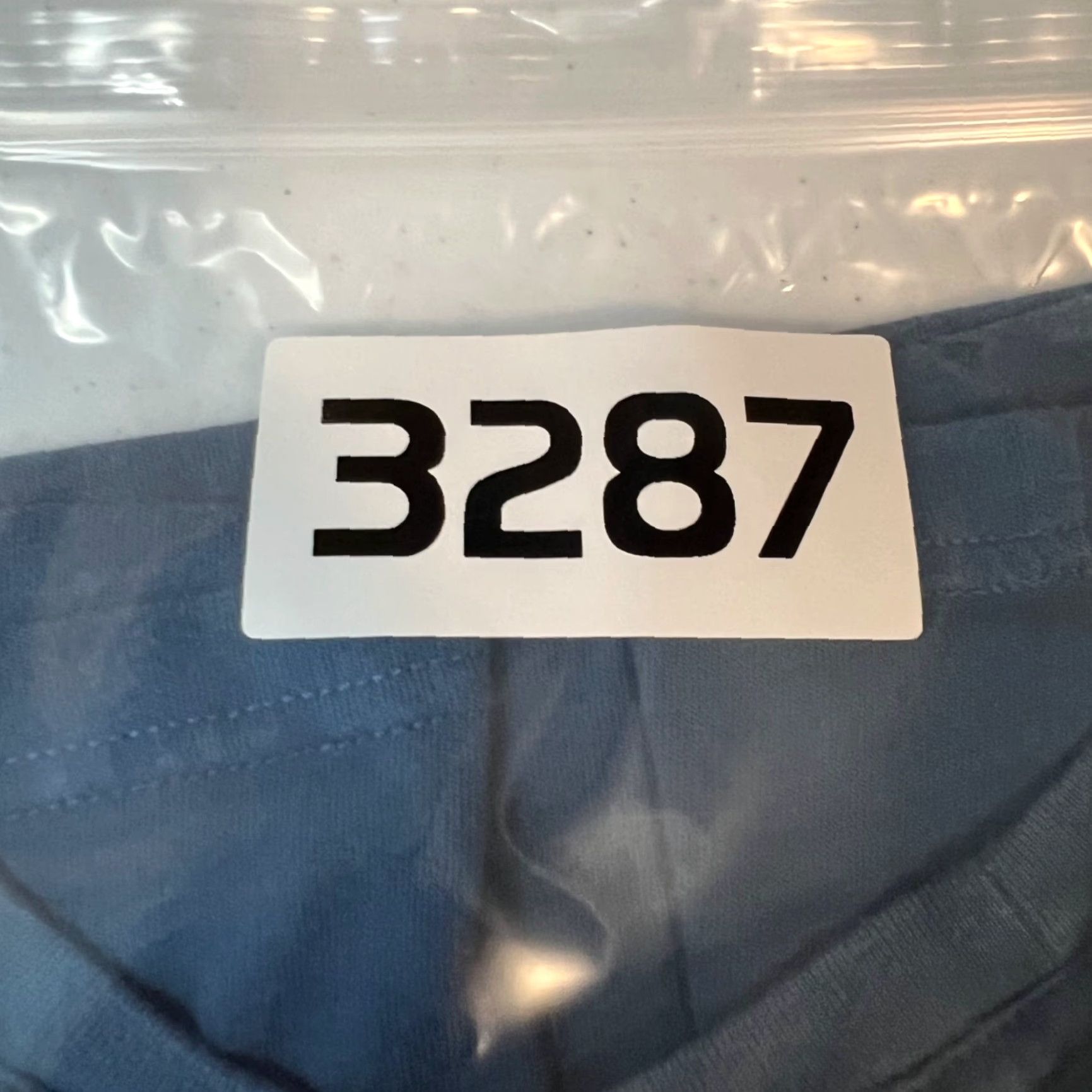 Uniqlo VINTAGE Uniqlo Shirt Mens Large Blue Crew Neck Cotton Blend Size US L / EU 52-54 / 3 - 8 Thumbnail