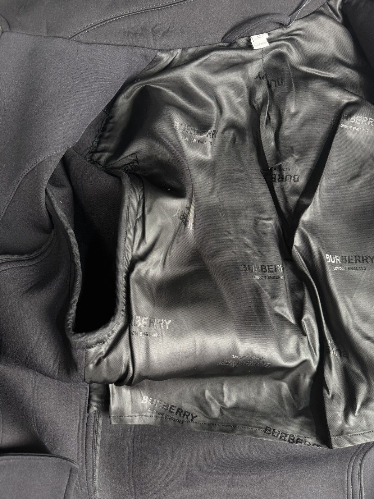 Burberry Shark fin neoprene car coat Size US M / EU 48-50 / 2 - 17 Thumbnail
