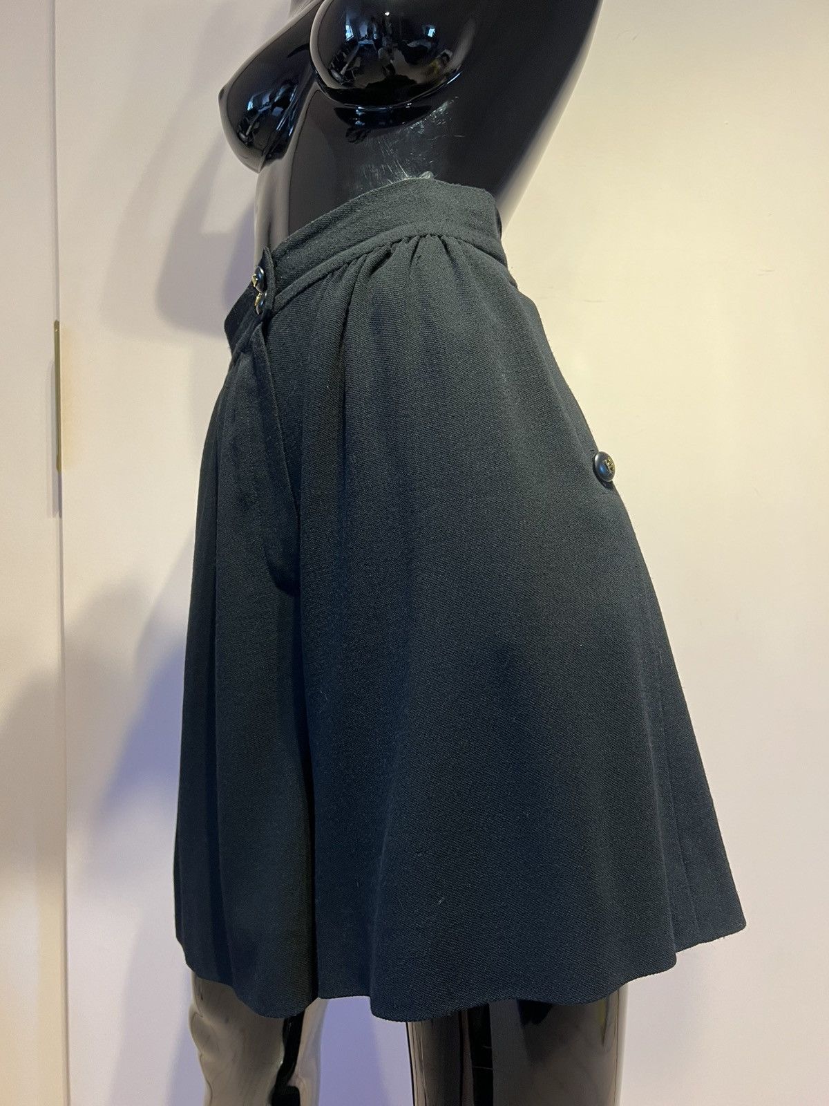 Chanel Chanel short Size 28" / US 6 / IT 42 - 6 Thumbnail