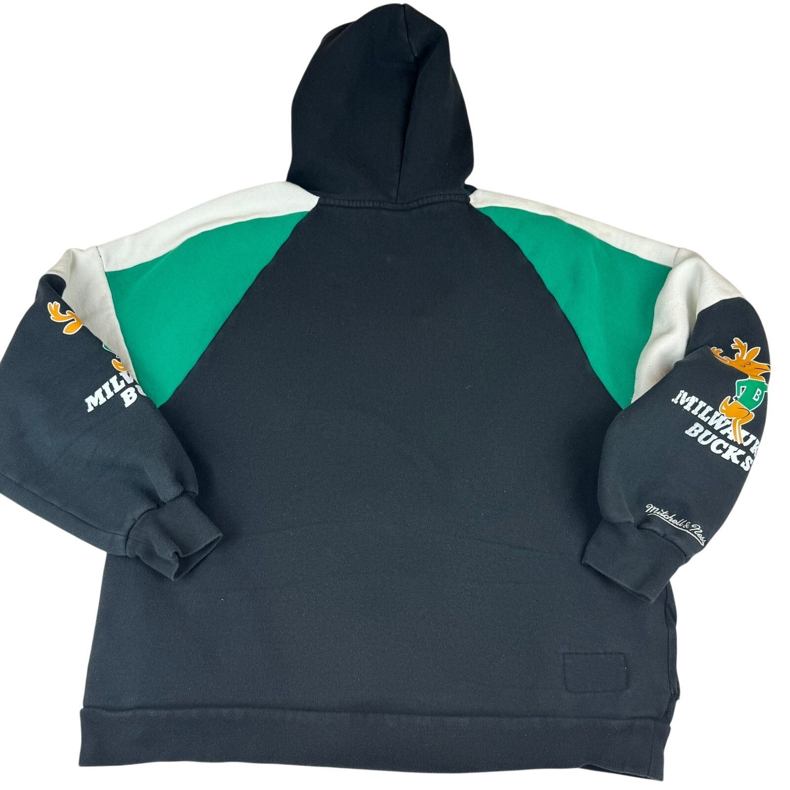 Mitchell & Ness Milwaukee Bucks Mitchell & Ness Hoodie - Size Medium Size US M / EU 48-50 / 2 - 2 Thumbnail