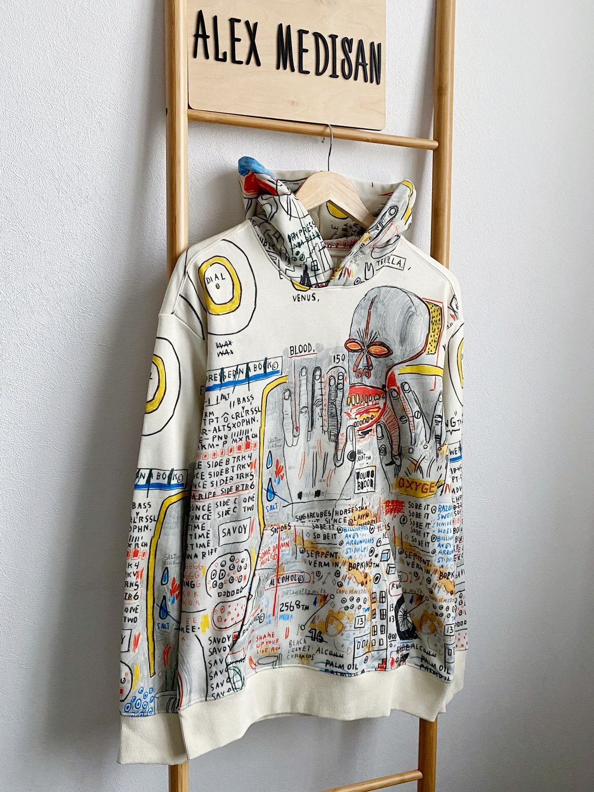 H&M × Jean-Michel Basquiat × Who Decides War WHO DECIDES WAR x BASQUIAT x H&M RELAXED FIT COTTON HOODIE Size US S / EU 44-46 / 1 - 13 Thumbnail