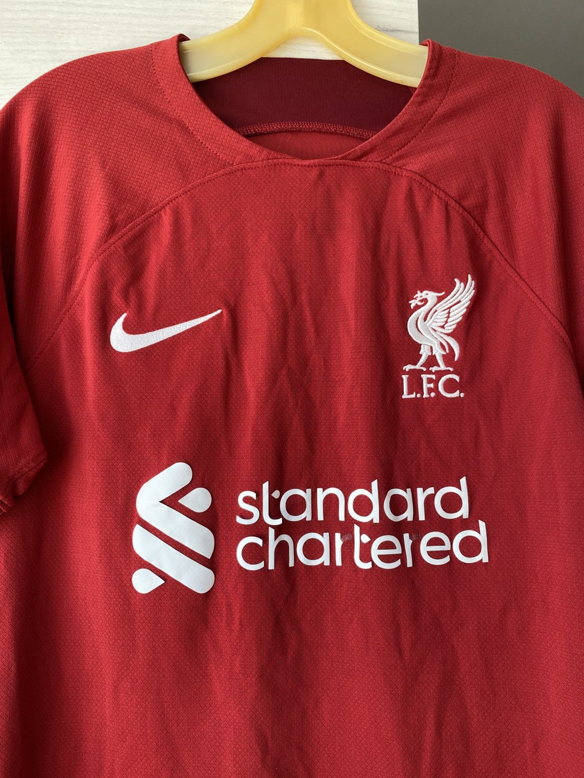 Nike Liverpool FC Nike Jersey Size L Worn Standard Chartered Size US M / EU 48-50 / 2 - 2 Thumbnail