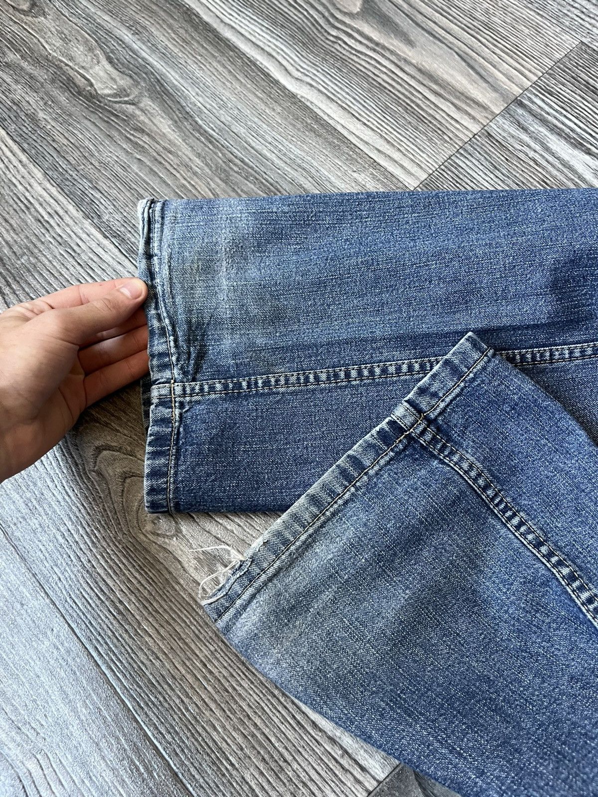 Diesel DIESEL WASHED DISTRESSED FLARED BIG LOGO BLUE Y2K JEANS Size US 31 - 17 Thumbnail
