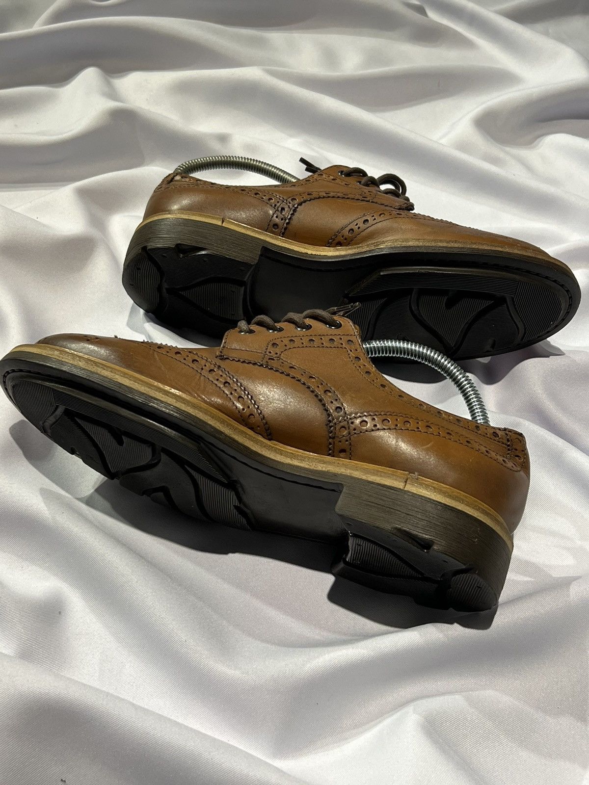 Vintage WINGTIP SHOES LEATHER MADE IN ROMANIA MISSING BRAND Size US 6 / EU 39 - 6 Thumbnail