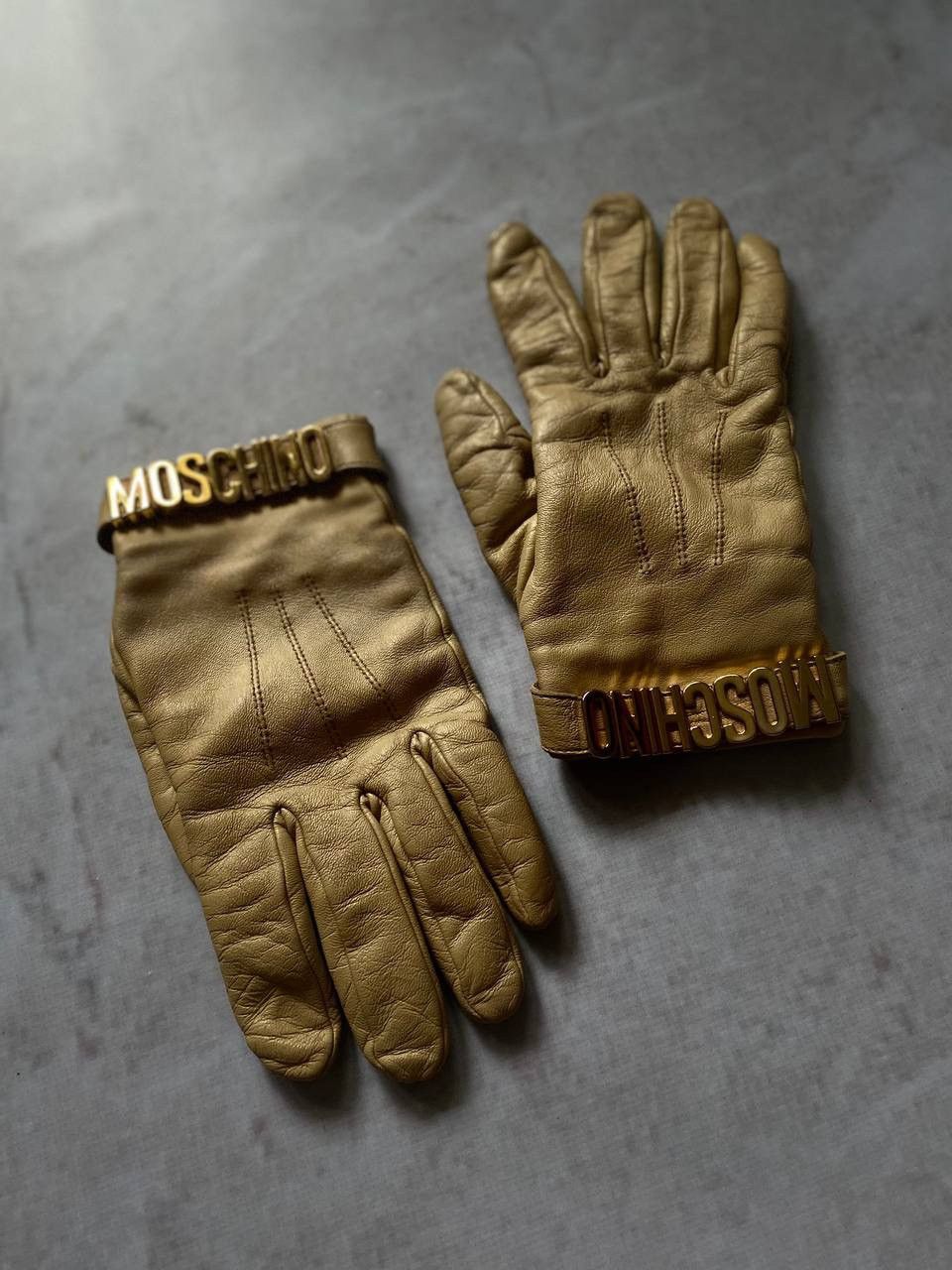 Moschino × Vintage Vintage Moshhino Luxury Leather Gloves Size ONE SIZE - 1 Thumbnail