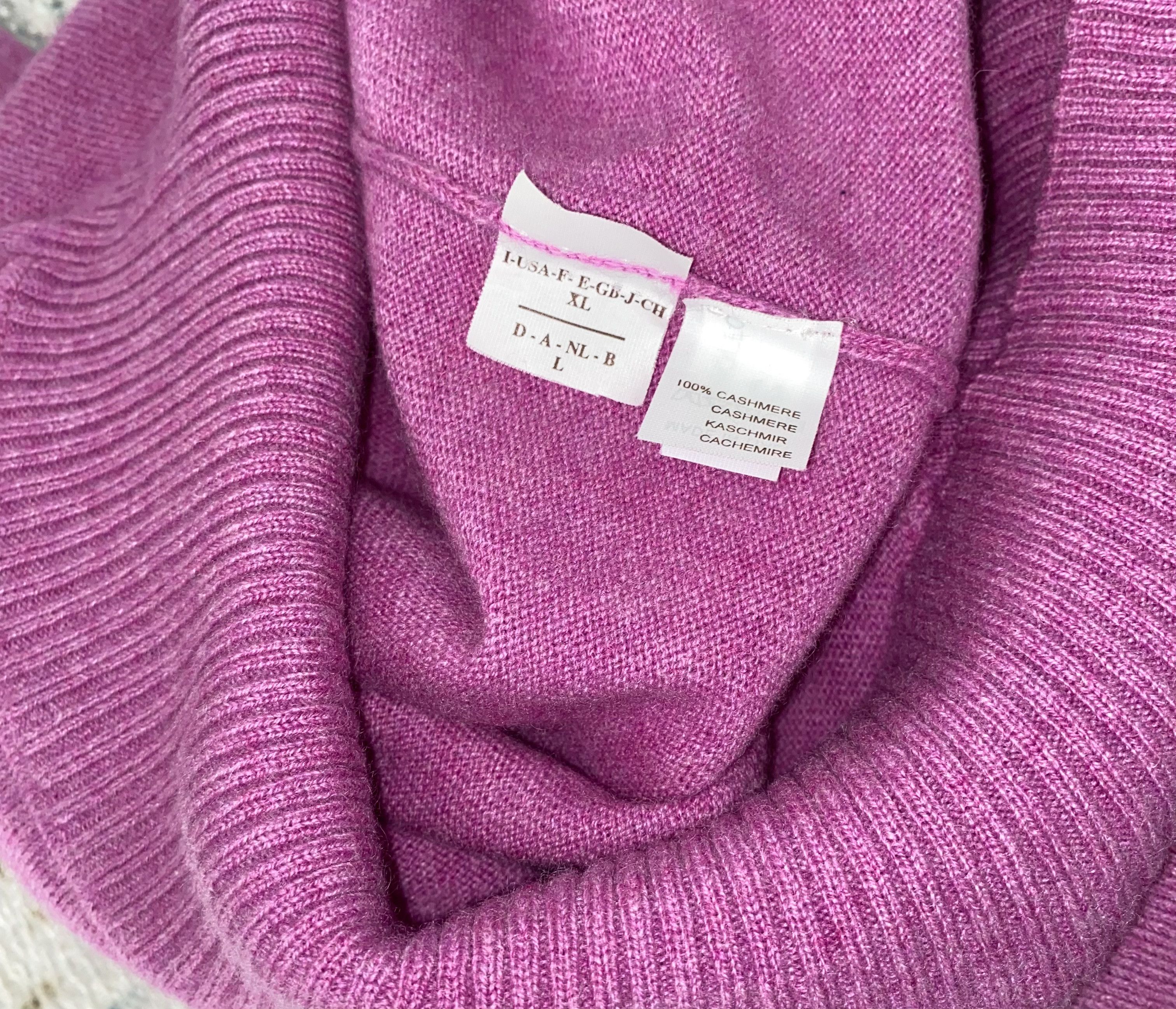Brunello Cucinelli Brunello Cucinelli Cashmere Deep V-Neck Sweater Size L / US 10 / IT 46 - 14 Thumbnail