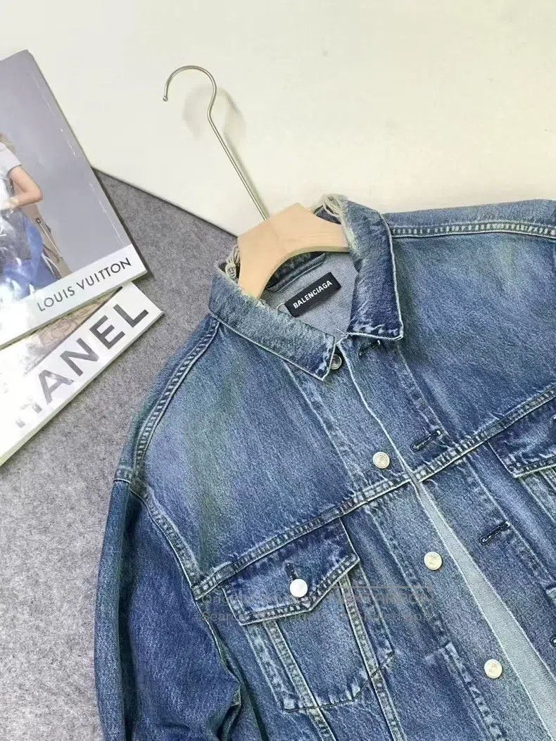 Balenciaga Balenciaga Back Logo Denim Jacket Size US S / EU 44-46 / 1 - 2 Thumbnail