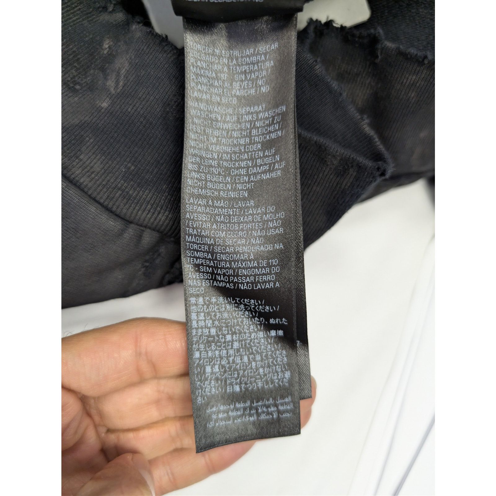 Balenciaga o1rshd1 Small Fit Zip up Hoodie in Black/White/Red Size US S / EU 44-46 / 1 - 18 Thumbnail
