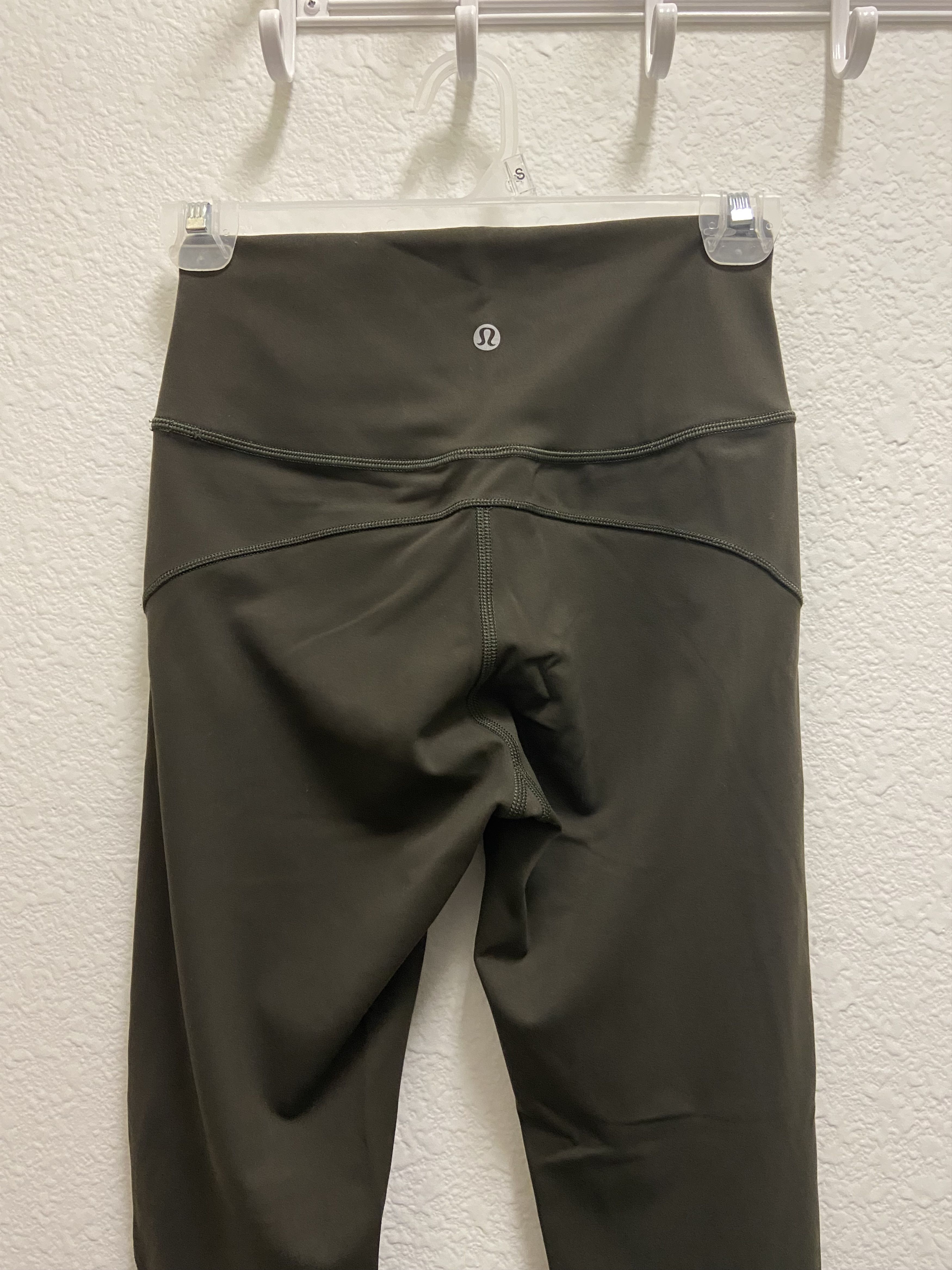 Lululemon 🆕 Lululemon In Movement 25” Leggings - Dark Olive Size 27" / US 4 / IT 40 - 4 Thumbnail