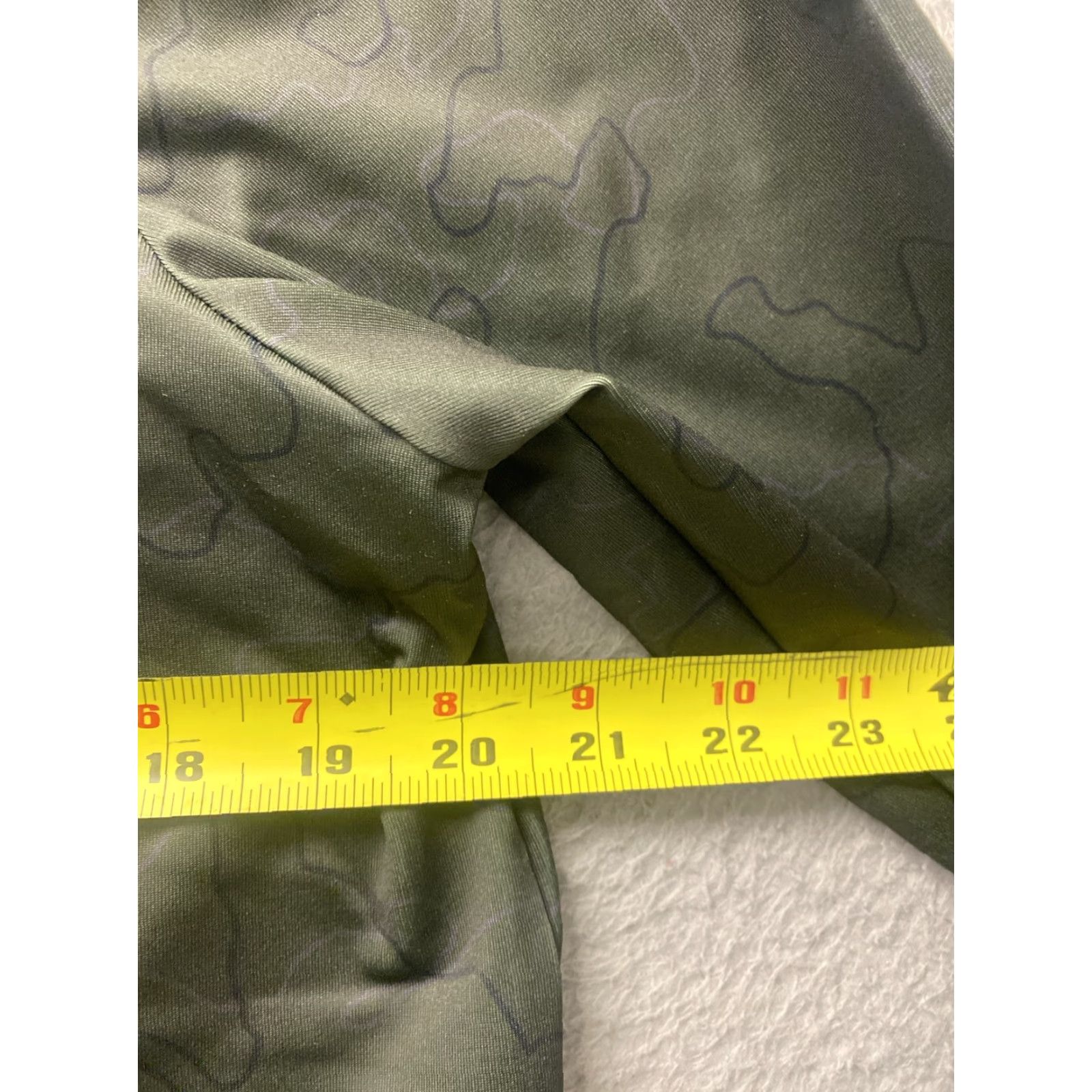Under Armour Under Armour Sweater L Shirt Top Long Sleeve Olive Green Womens 113-13 / Size L / US 10 / IT 46 - 4 Thumbnail