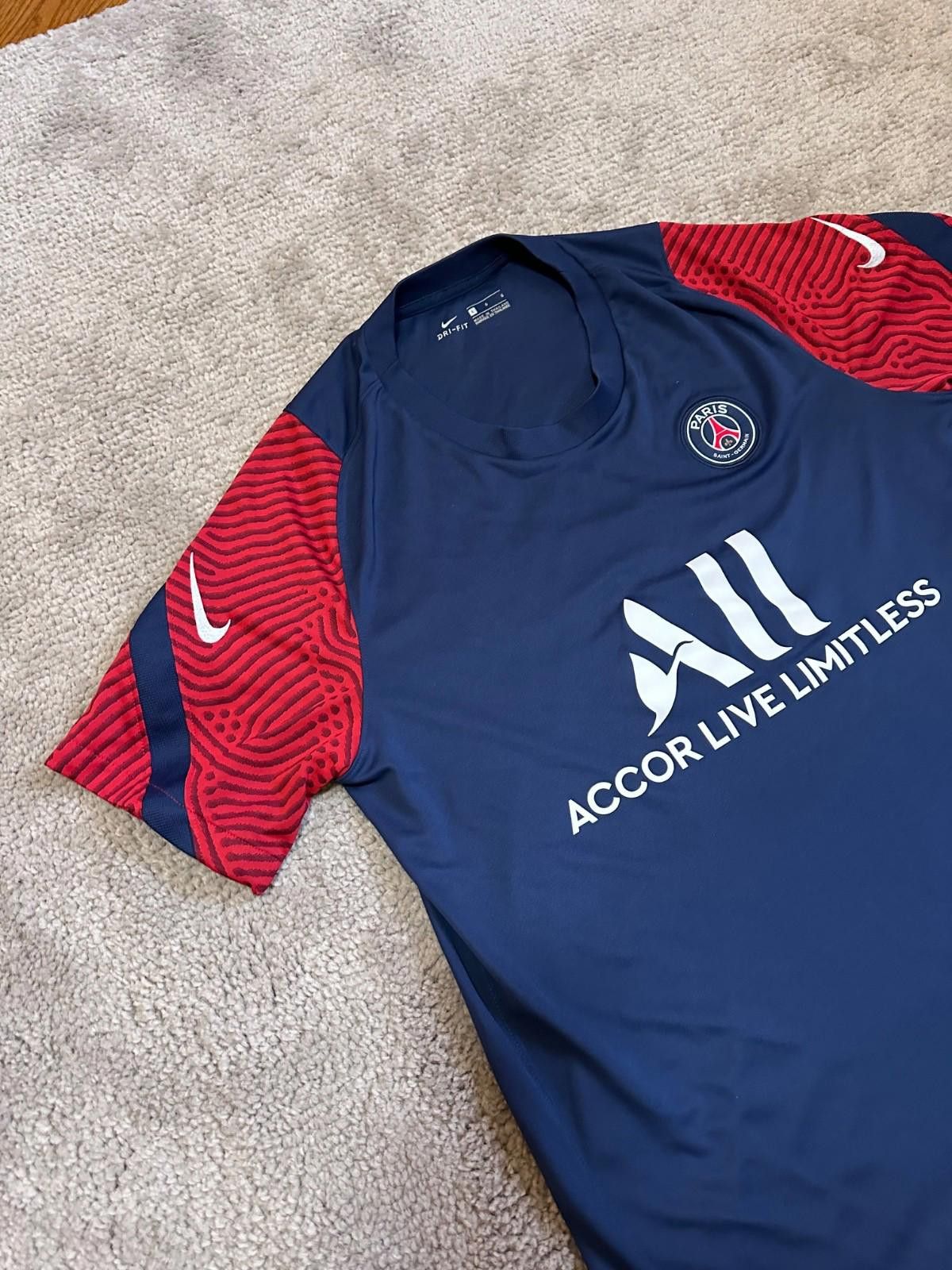 Nike Paris Saint Germain PSG Nike Training Football Soccer Jersey Size US L / EU 52-54 / 3 - 3 Thumbnail