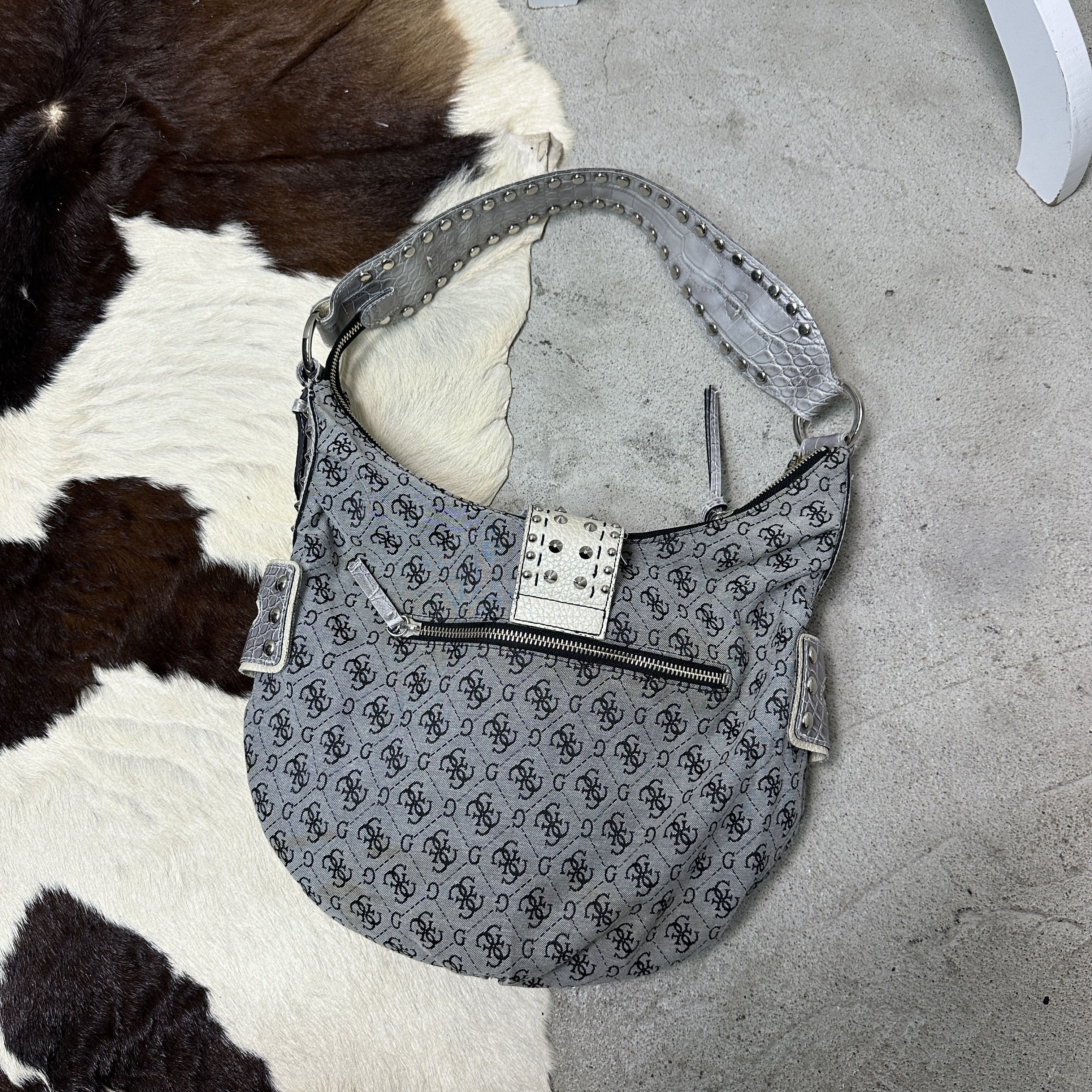 Guess Vintage Avant Garde Guess Hobo Monogram Silver Bag Y2K Size ONE SIZE - 6 Thumbnail