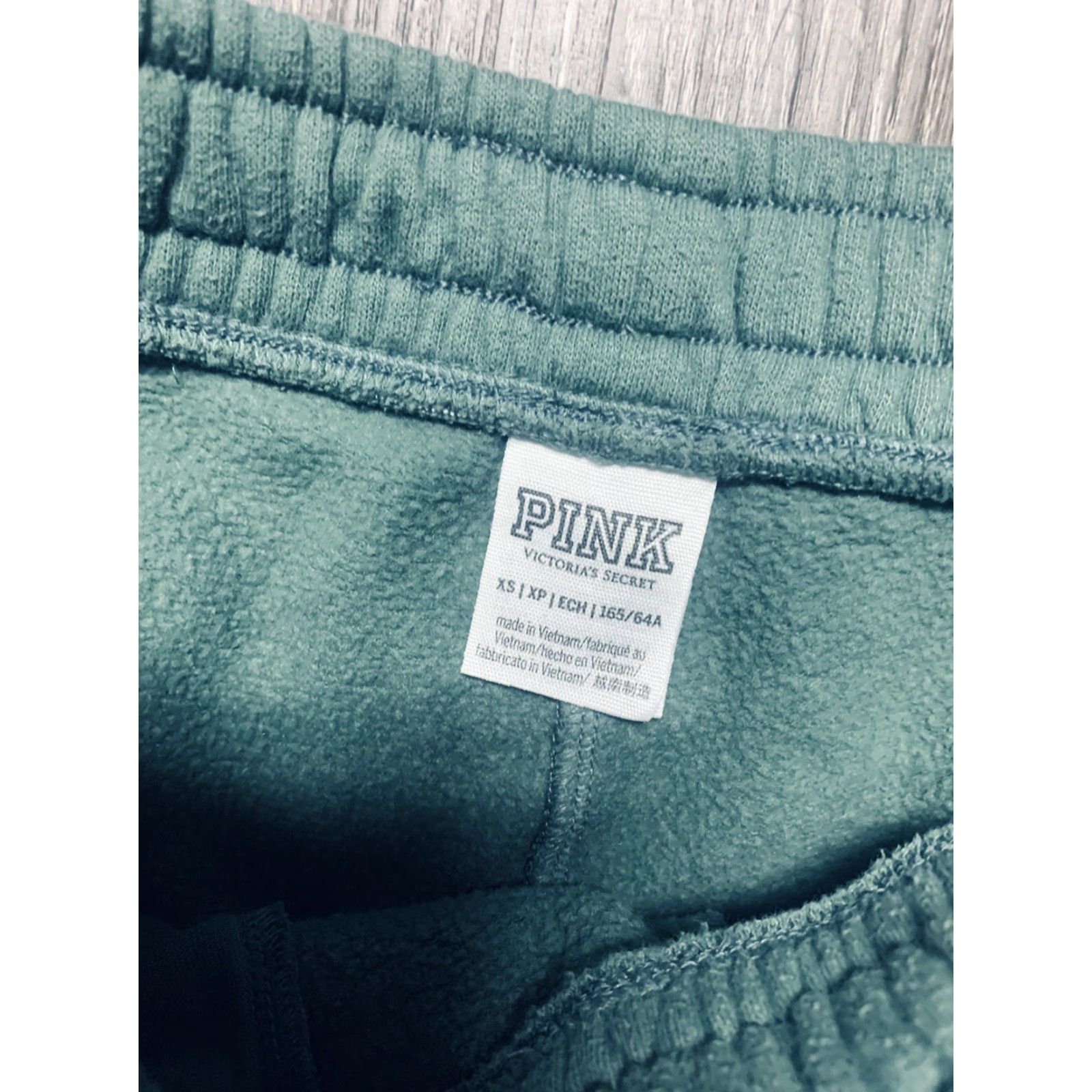 Victoria's Secret VINTAGE Victoria's Secret Pink Women's Velour Sweat Pants XS Green Jogger Womens XS Green Velour Sweatpants Size 26" / US 2 / IT 38 - 3 Thumbnail