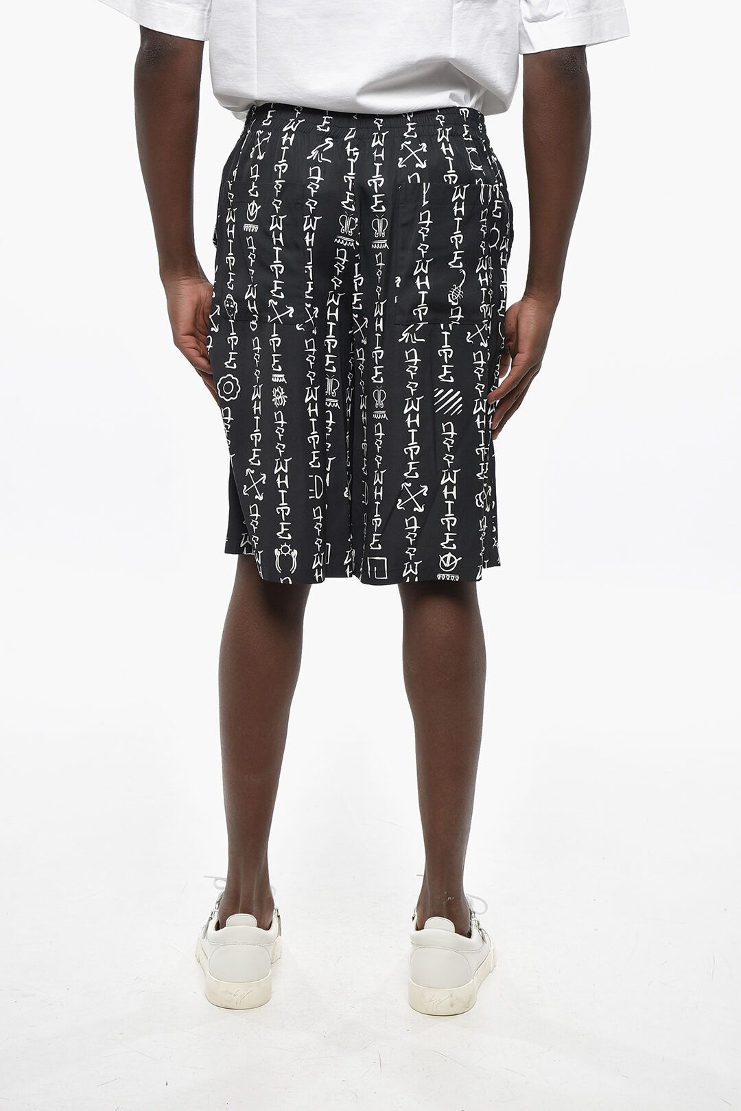 Off-White og1mm1025 Printed Viscose Type Short in Black Size US 34 / EU 50 - 2 Thumbnail