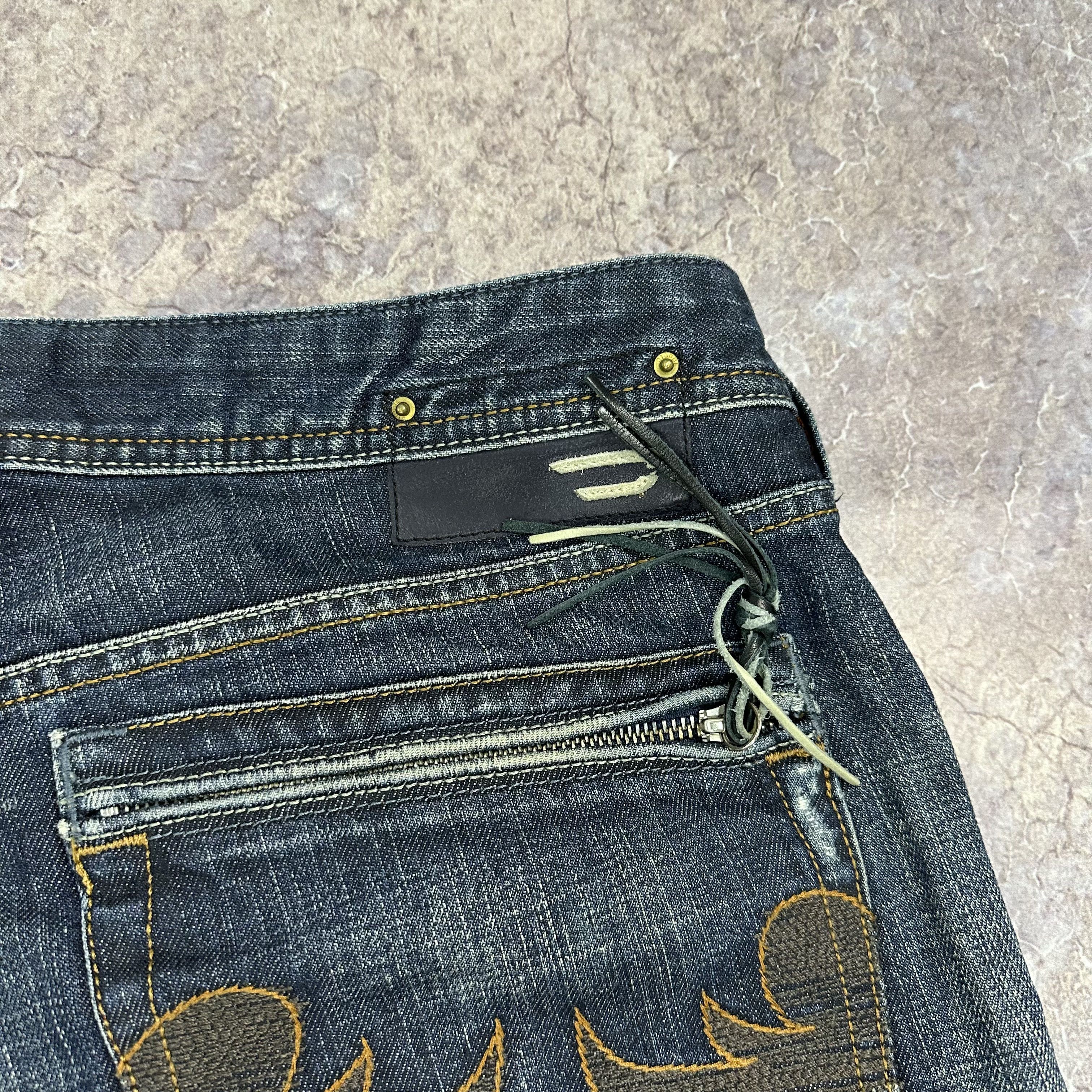 Diesel × Vintage VINTAGE Y2K DIESEL YARIK LOGO DISTRESSED JEANS 33x32 Size US 36 / EU 52 - 6 Thumbnail