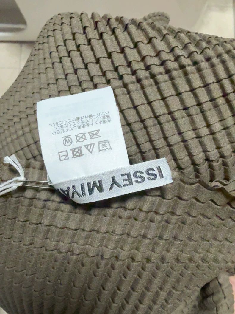 Other Issey Miyake size:2 Olive green main line bubble cardigan Size S / US 4 / IT 40 - 2 Thumbnail
