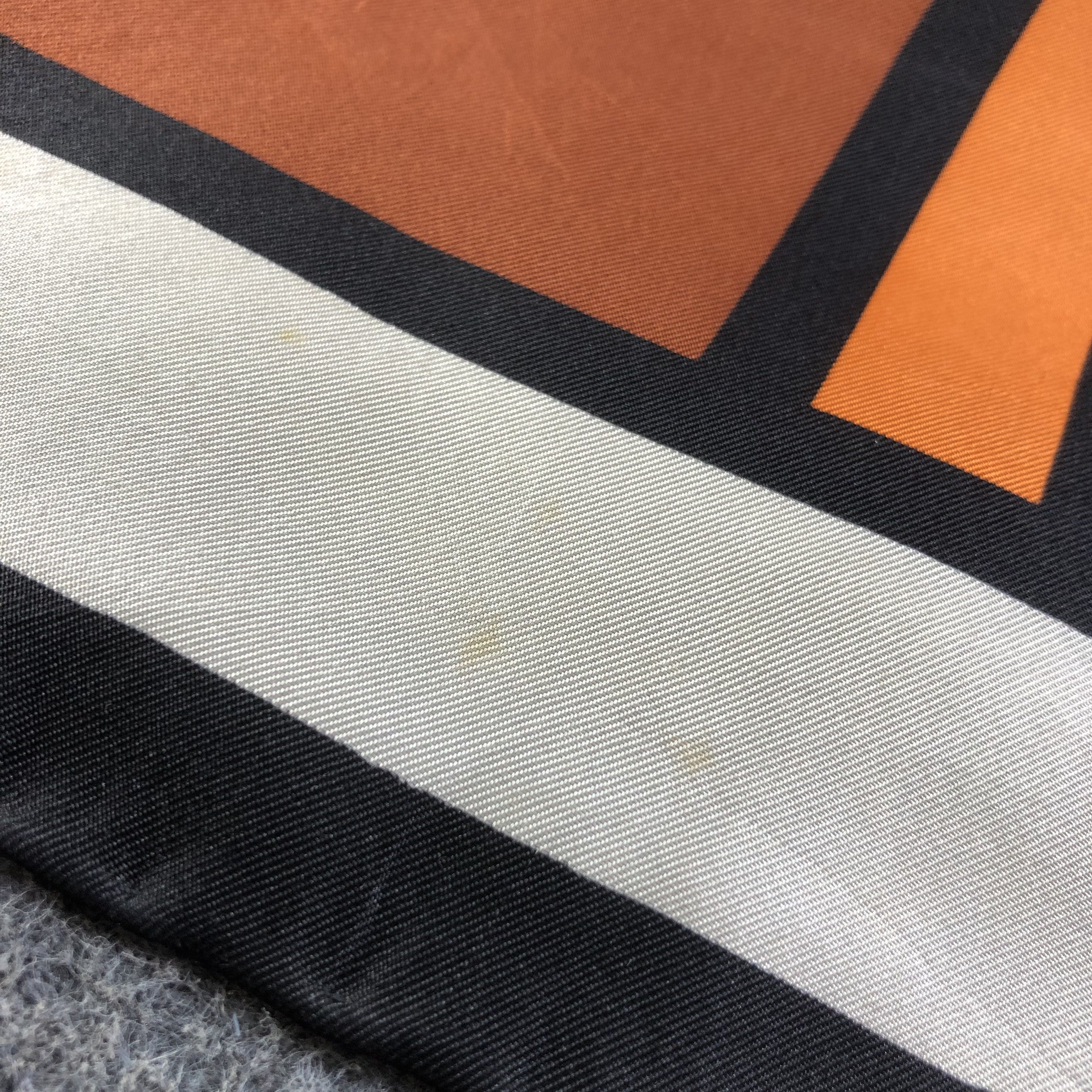 Roberta di Camerino Vintage Roberta di Camerino Silk Scarf M939 Size ONE SIZE - 8 Thumbnail