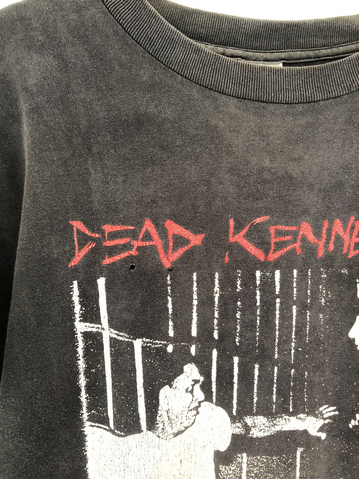 Band Tees 00s Dead Kennedys Police Truck Perfect Faded Tshirt Size US M / EU 48-50 / 2 - 4 Thumbnail