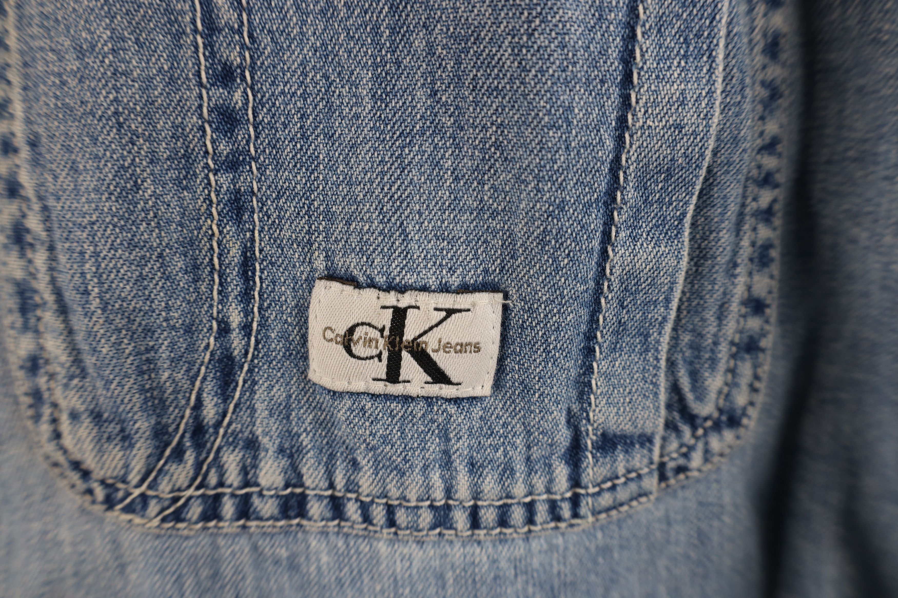 Calvin Klein × Vintage Vintage 90s Calvin Klein Denim Jean Collared Button Shirt Size US XL / EU 56 / 4 - 5 Thumbnail