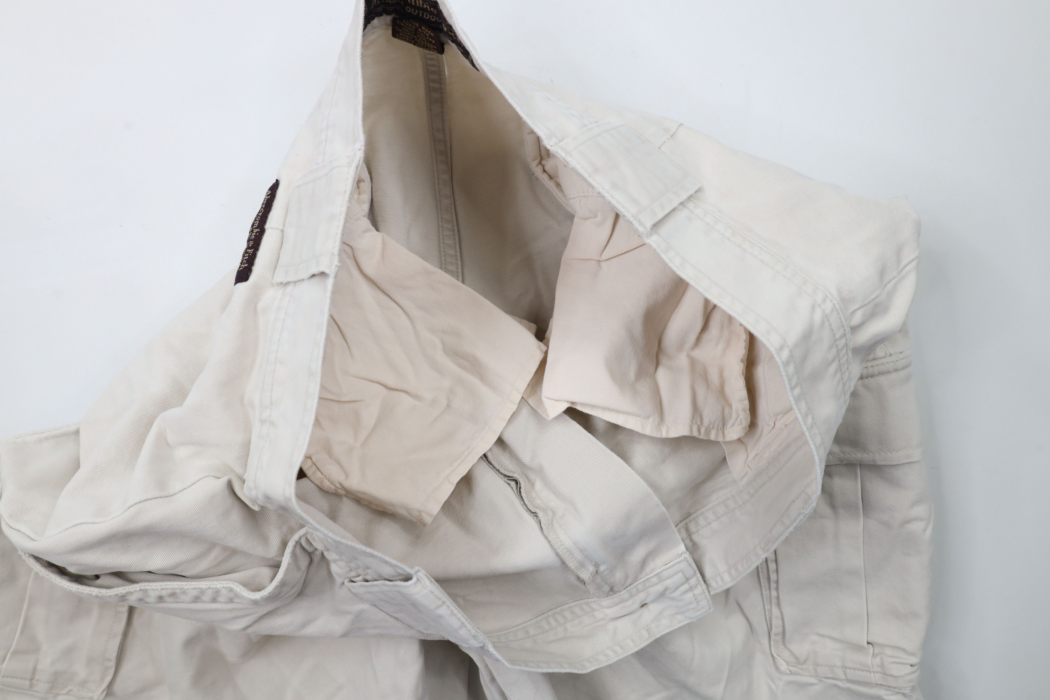 Abercrombie & Fitch × Vintage Vintage Abercrombie & Fitch Heavyweight Cargo Shorts Beige Size US 36 / EU 52 - 10 Thumbnail