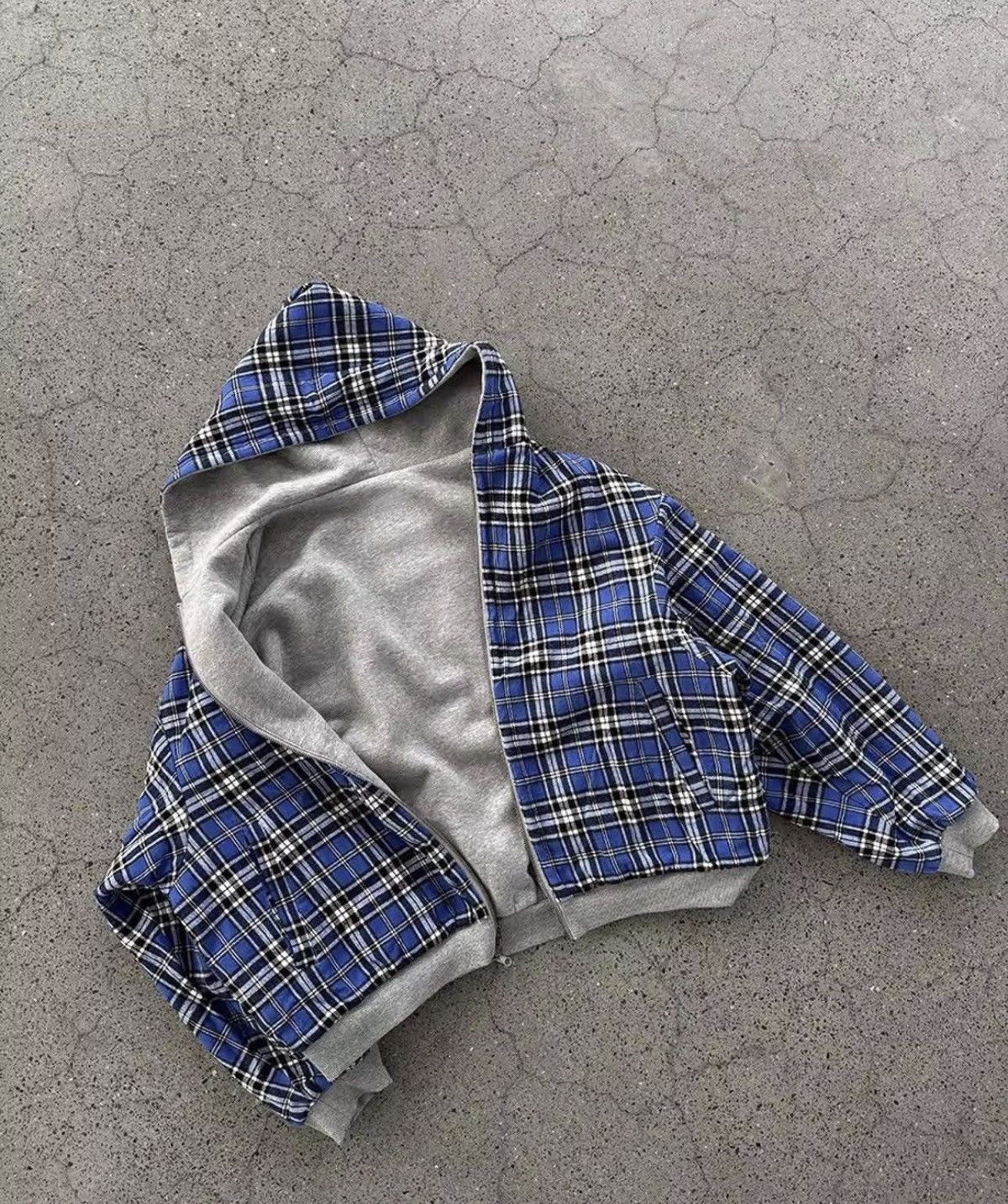 Japanese Brand Reversible Gray Hoodie with Plaid Lining Size US XL / EU 56 / 4 - 1 Thumbnail