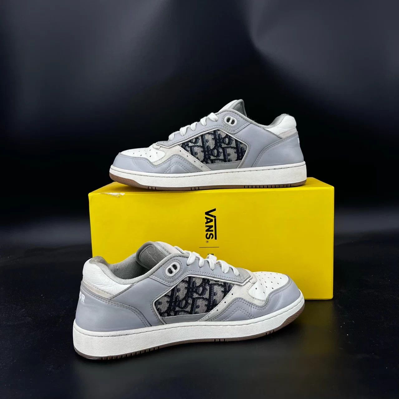 Dior Dior B27 gray white size 39 mint Size US 6 / EU 39 - 2 Thumbnail