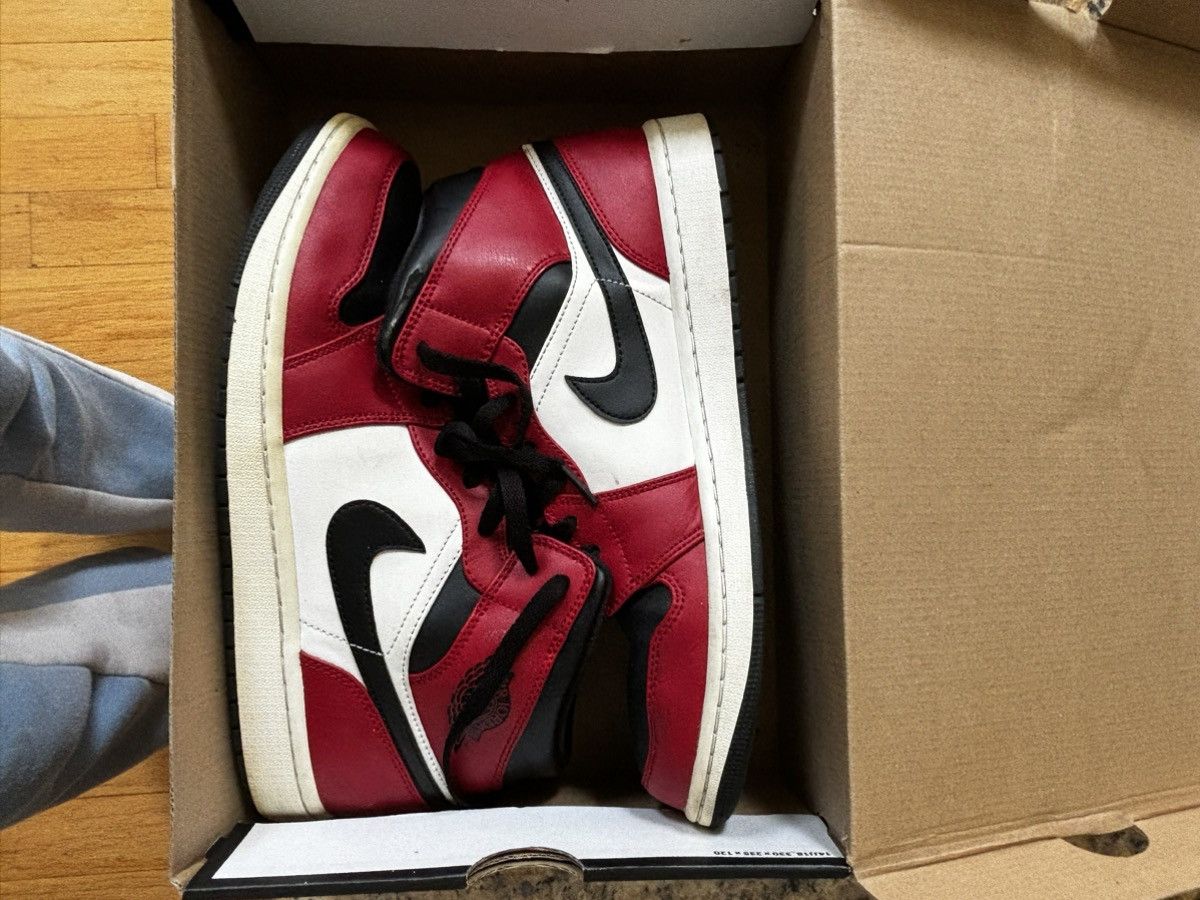 Jordan Brand Jordan 1 Mid Chicago Mid Toe Size US 10 / EU 43 - 1 Thumbnail
