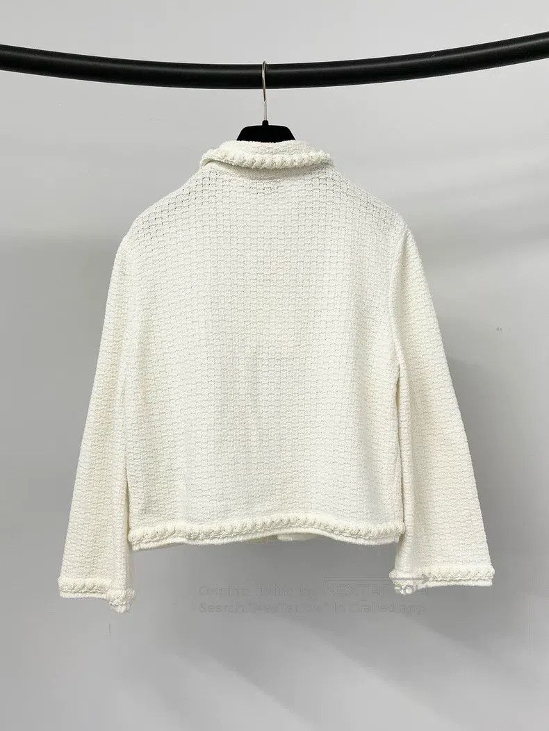 Chanel Chanel 25P popular white doll collar pearl diamond button Size S / US 4 / IT 40 - 2 Thumbnail