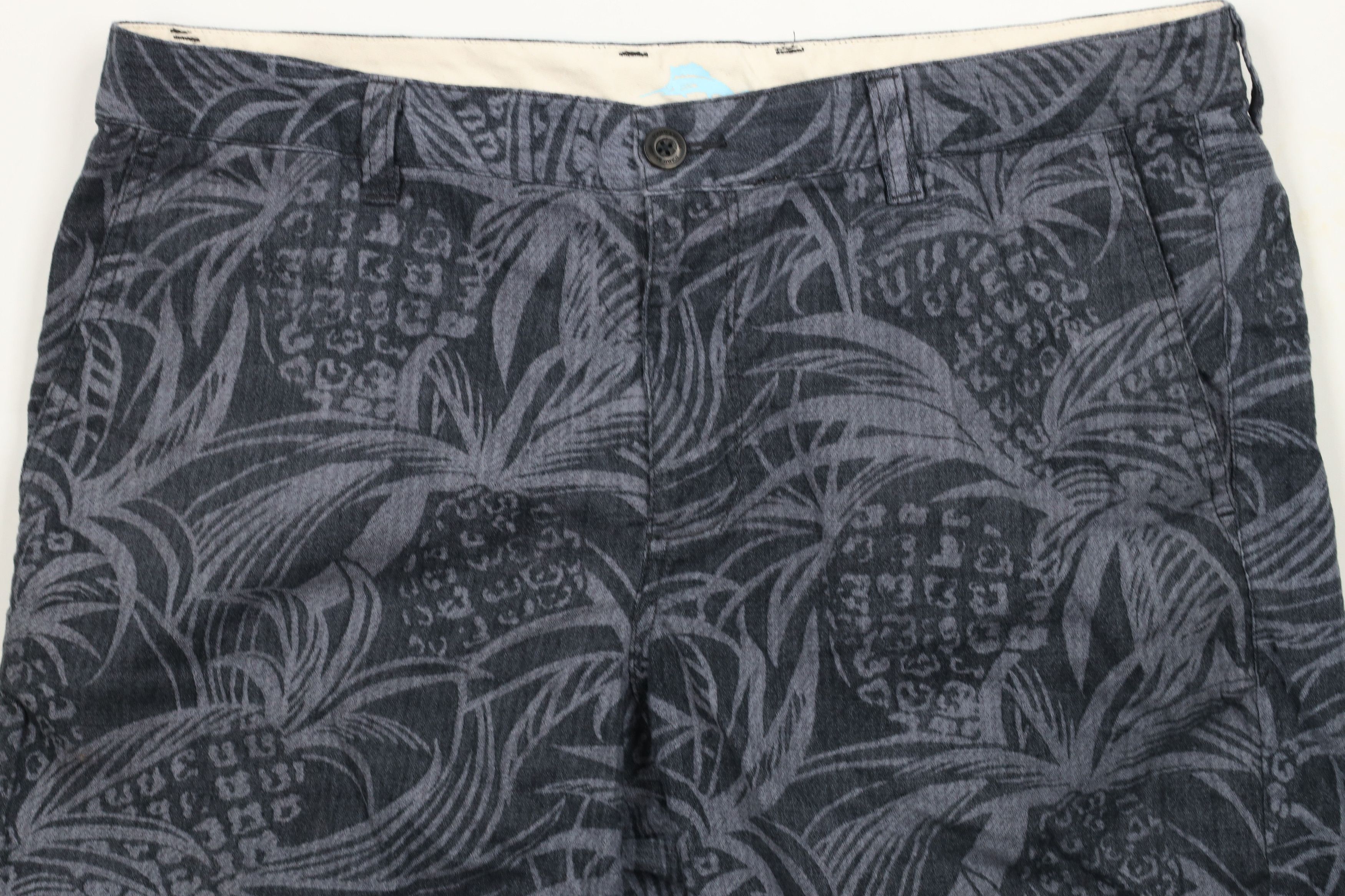Tommy Bahama × Vintage Vintage Tommy Bahama Blend Pineapple Above Knee Shorts Gray Size US 35 - 3 Thumbnail