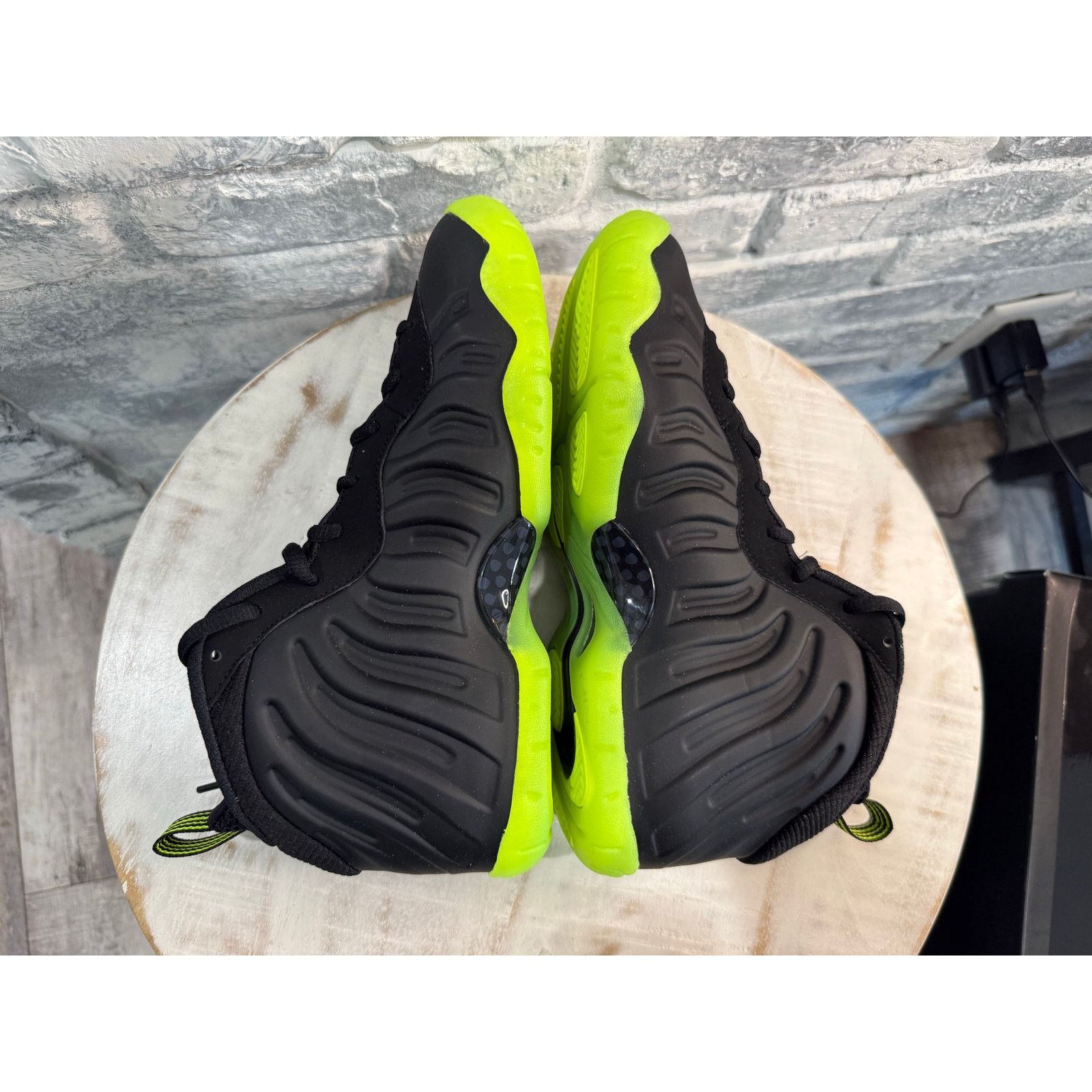 Nike Nike Little Posite One Black Volt Size 5y HF0977-001 Size US 5 / EU 37 - 5 Thumbnail