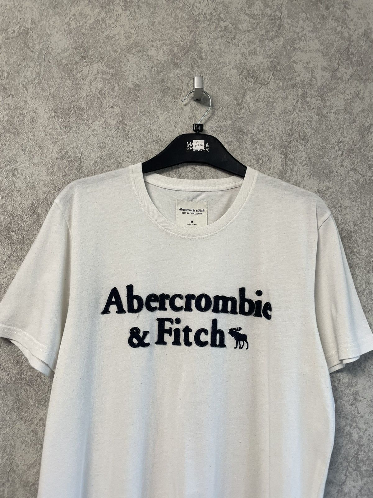 Abercrombie & Fitch Abercrombie Fitch White Big Logo T-Shirt Size US M / EU 48-50 / 2 - 2 Thumbnail