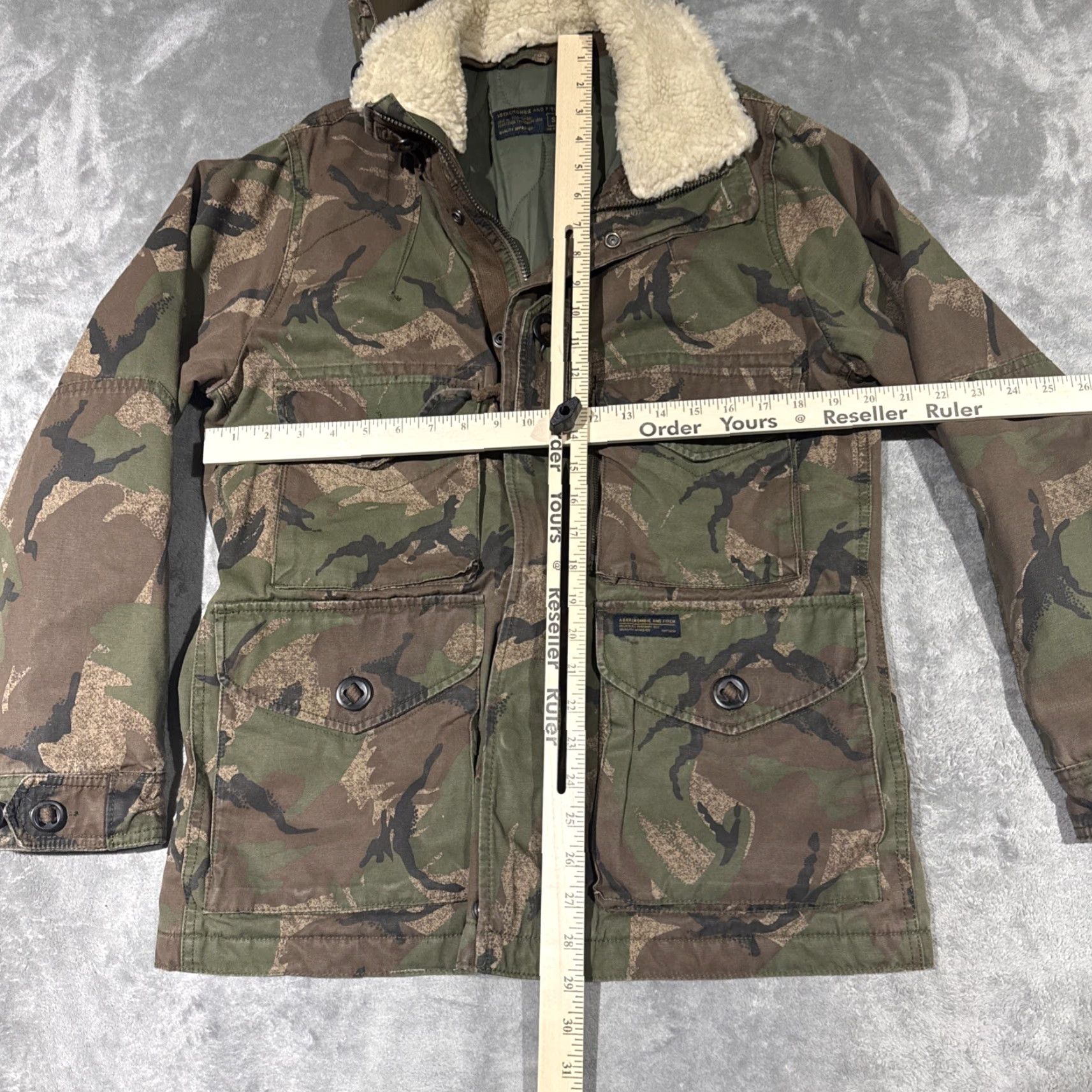 Abercrombie & Fitch Abercrombie & Fitch Jacket Adult S Green Camo Military Quilt Lined Hooded Sherpa Size US S / EU 44-46 / 1 - 7 Thumbnail