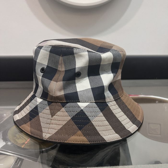 Burberry Burberry Plaid Print Style Bucket Hat Grailed