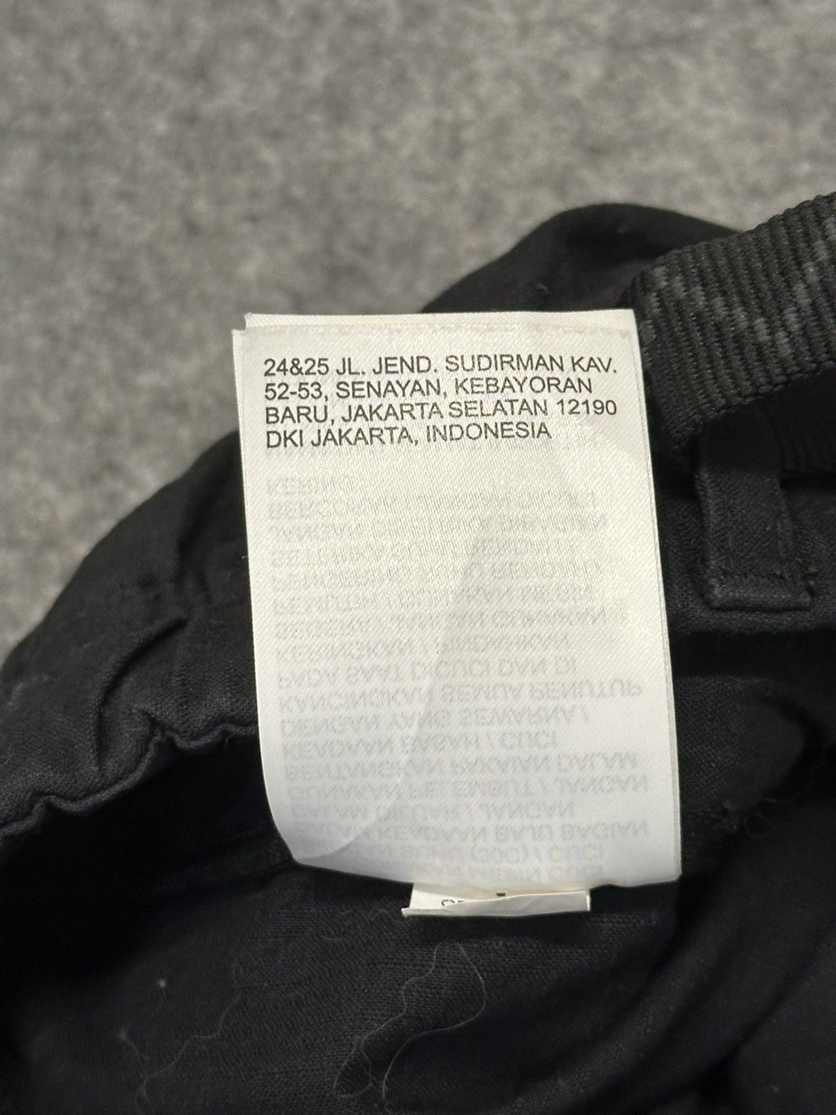 Nike ACG Nike ACG trail pants with a built-in belt and zip pockets. Size US 34 / EU 50 - 15 Thumbnail