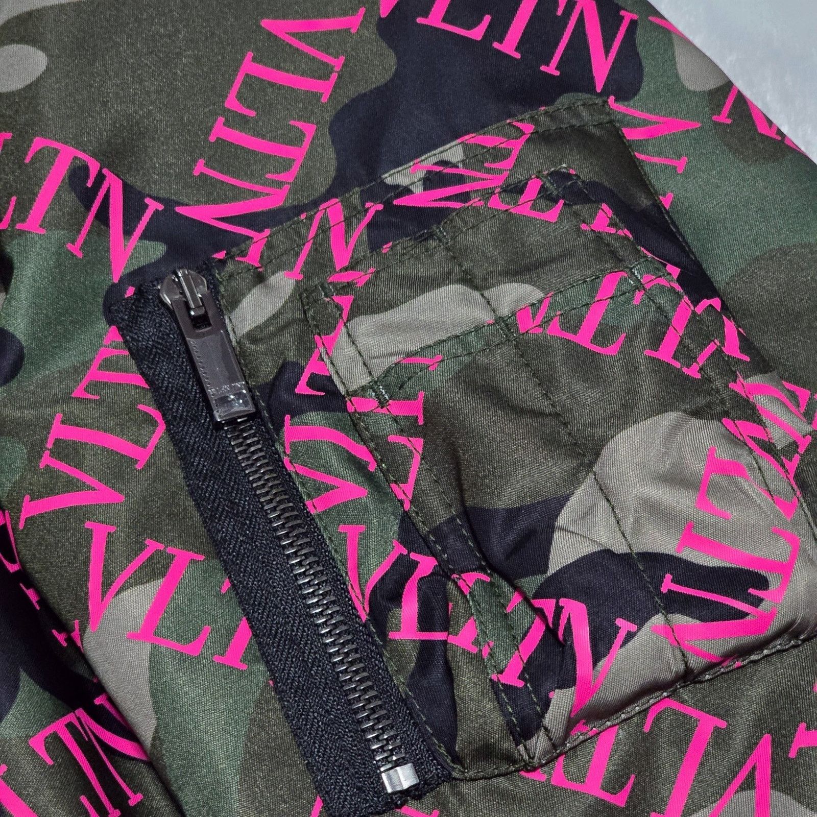 Valentino Valentino Army Camo Bomber Jacket with Pink Logo Letters Size US S / EU 44-46 / 1 - 5 Thumbnail