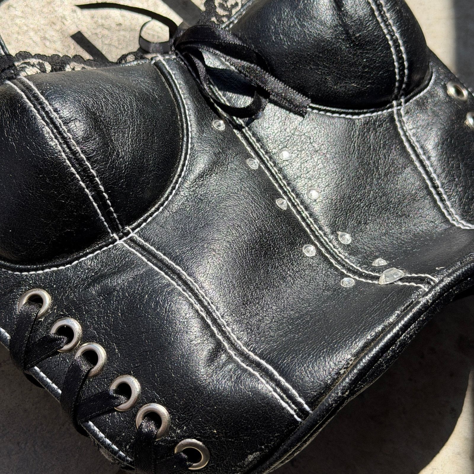 Other Vintage Y2K Black Faux Leather Corset Bustier Handbag Size ONE SIZE - 2 Thumbnail